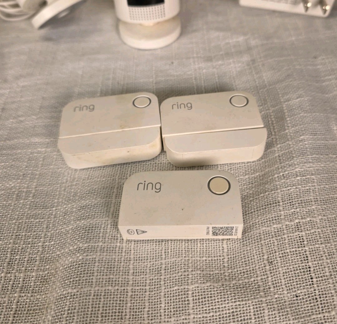 Ring Alarm Security System kit (4HB1U9-0EN0 )w/Cameras, Contact Sensors & Keypad