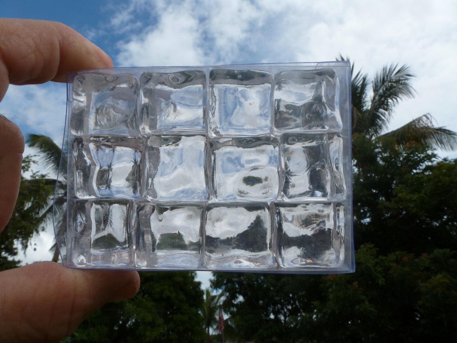 Home Security Fake Faux Acrylic Ice Cubes Crystal Clear 12 Pack 3/4 Inch Square
