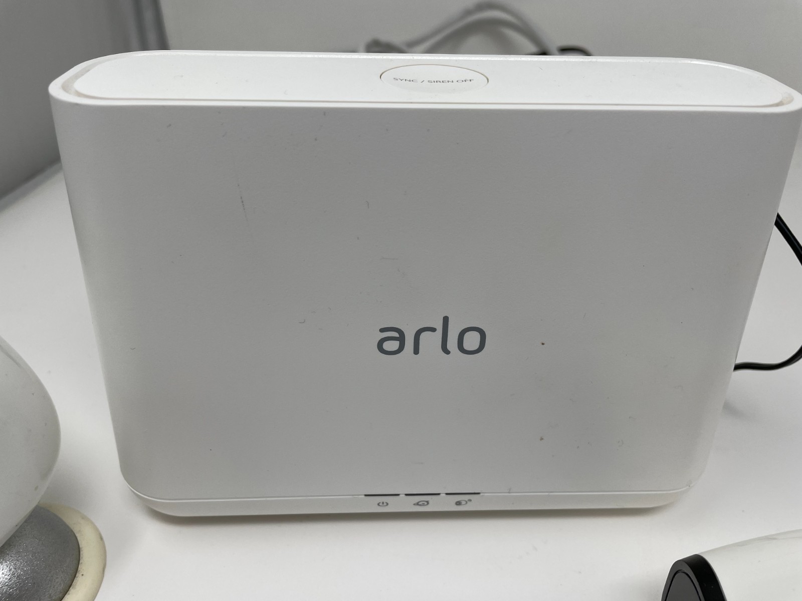 Netgear Arlo Base Station With 4 Cameras VMB4000 W/power Cord & Ethernet