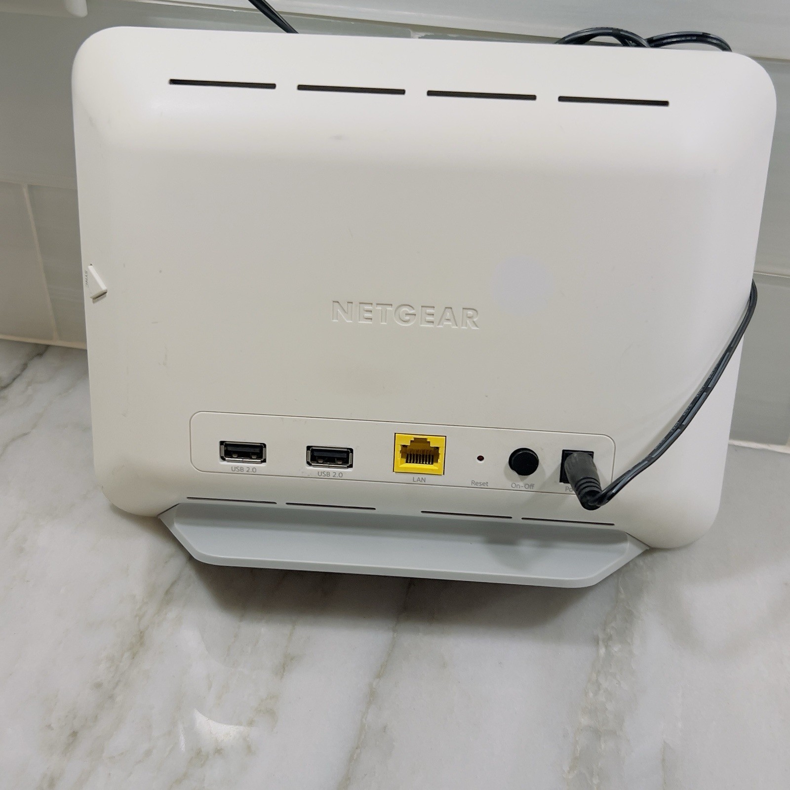 Netgear Arlo VMB3000 Base Station w/ 4 Cameras VMC3030 & Stand Used Tested Works