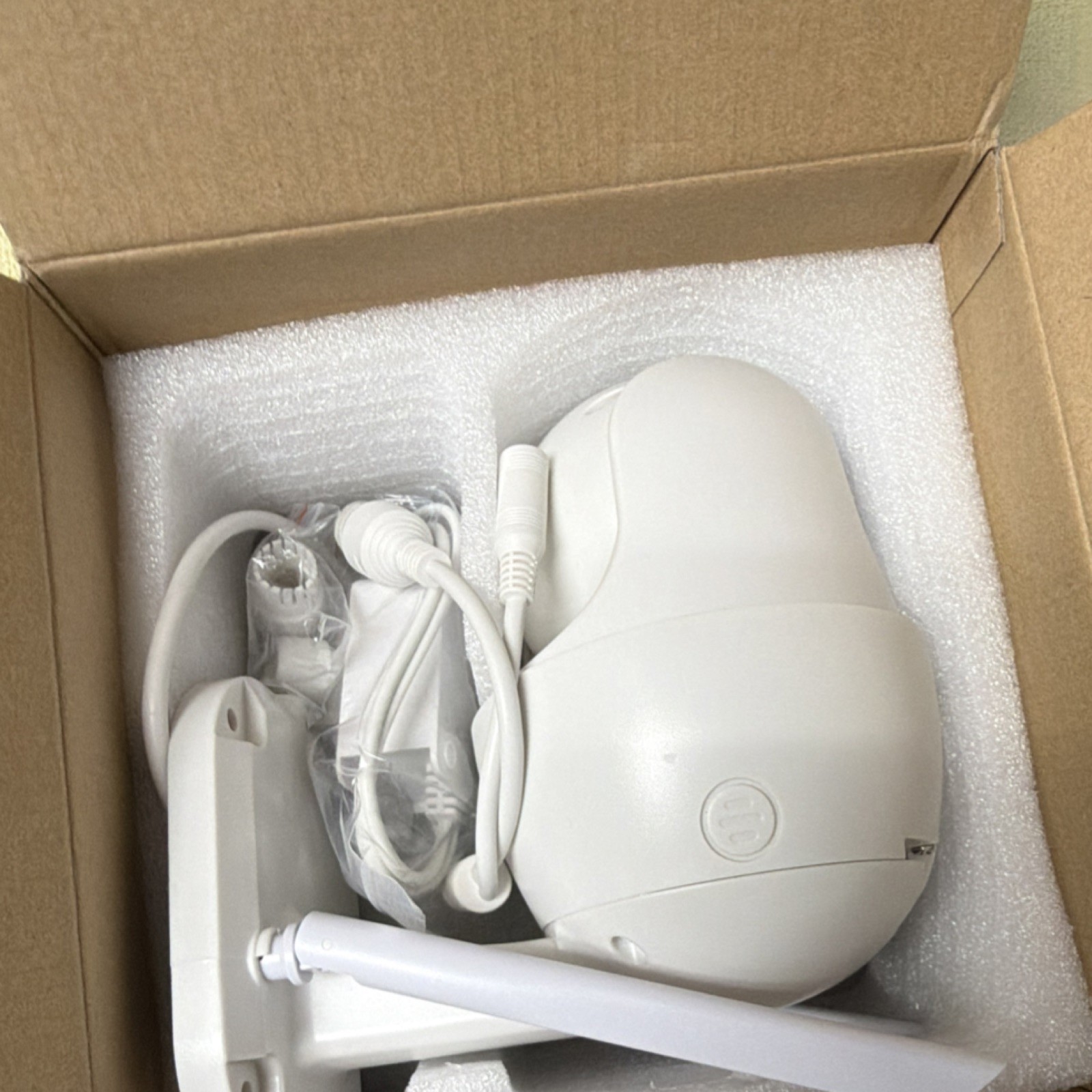 SOULLIFE SL-01 Wi-Fi IP Camera Smart Security System Night Vision IP66 White