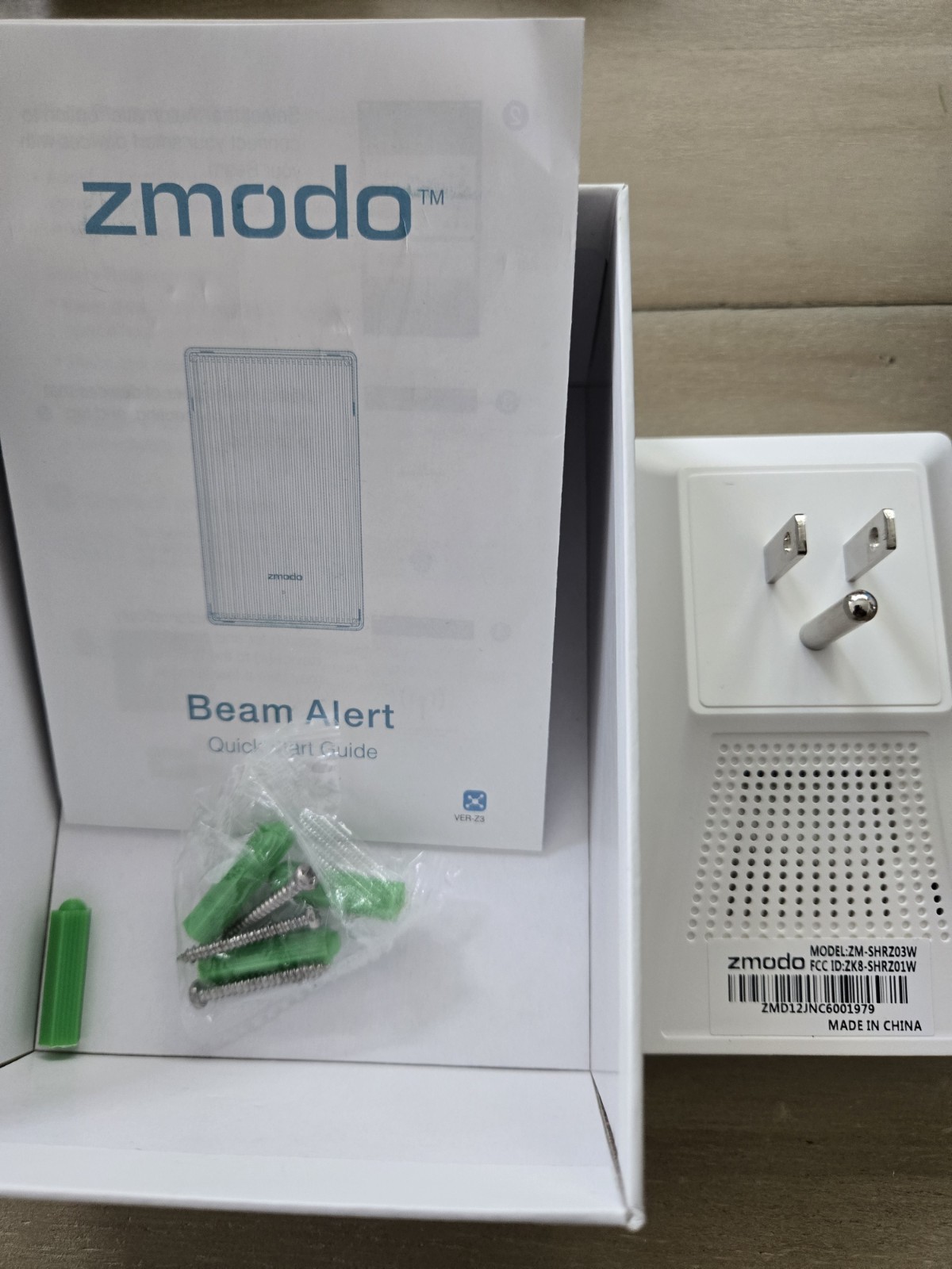 Zmodo Beam Alert WiFi Range Extender ZM-SHRZ03W White. Range 656ft. Open Box.