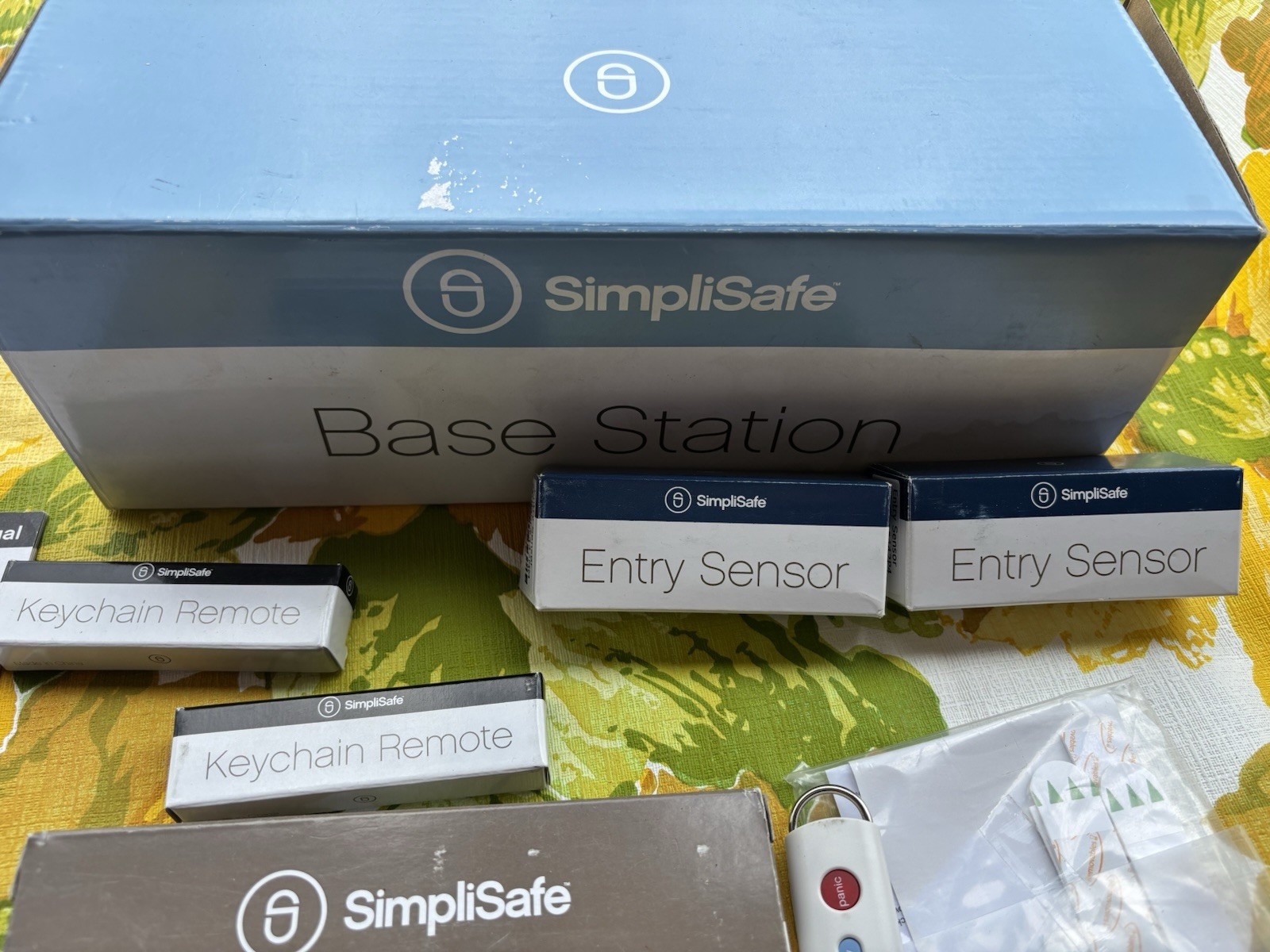 SimpliSafe Home Security System – 1st Generation – 8 Piece Bundle