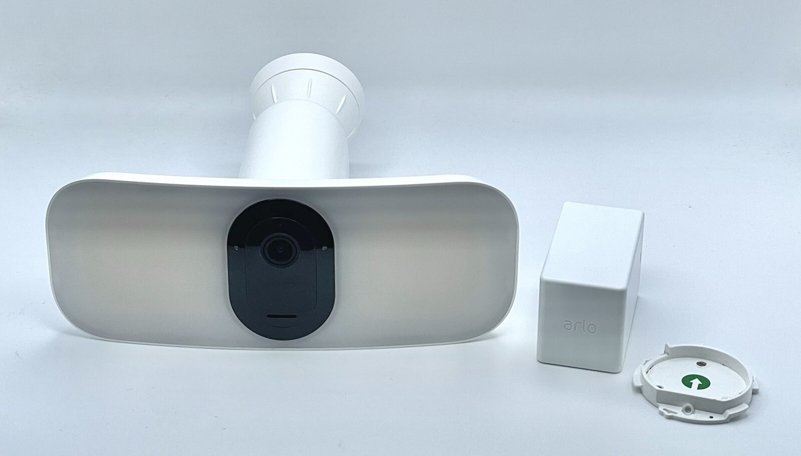Arlo – Pro 3 Floodlight Camera – FB1001 – White