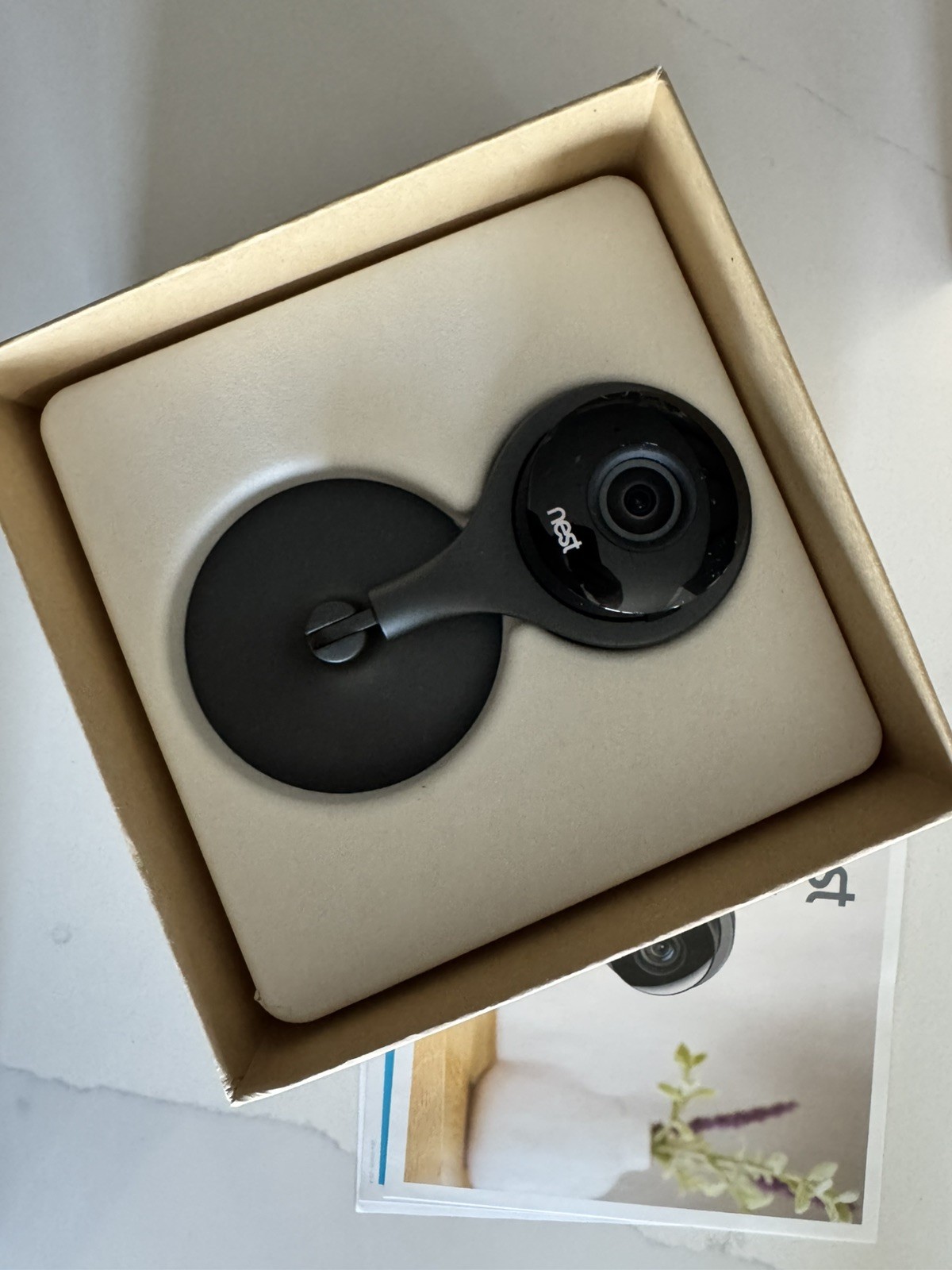 GOOGLE Nest Cam Indoor Black 1st Gen Mount w/Box A0005