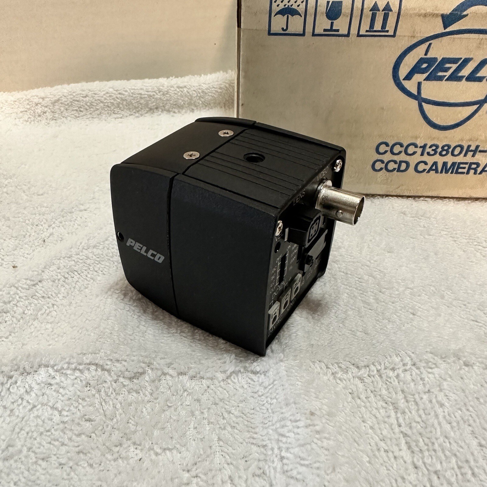 Pelco CCC1380H6 1/3″ Color CCD Camera, 480 TV Lines, Compact, Accepts CS l