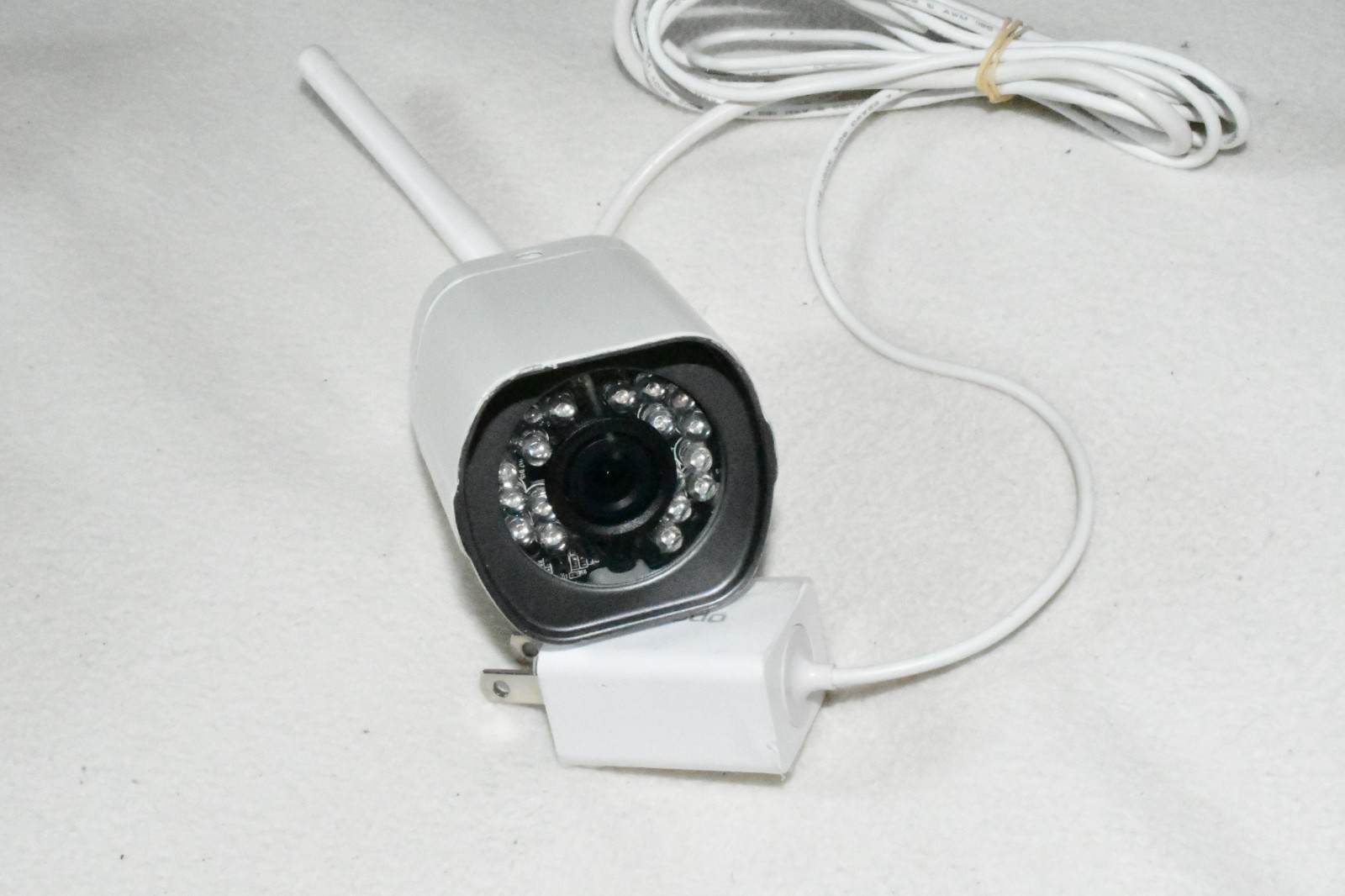 ZMODO ZP-IBH15-W SECRITY CAMERA INDOOR & OUTDOOR 1080 W PLUG AND ANTENNA ONLY