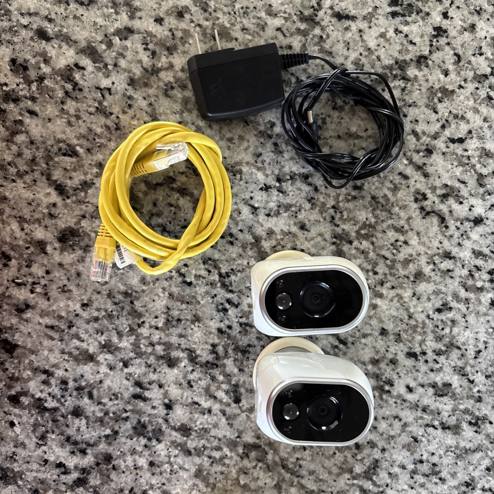 Netgear Arlo Security System 2HD cameras w/Base Station