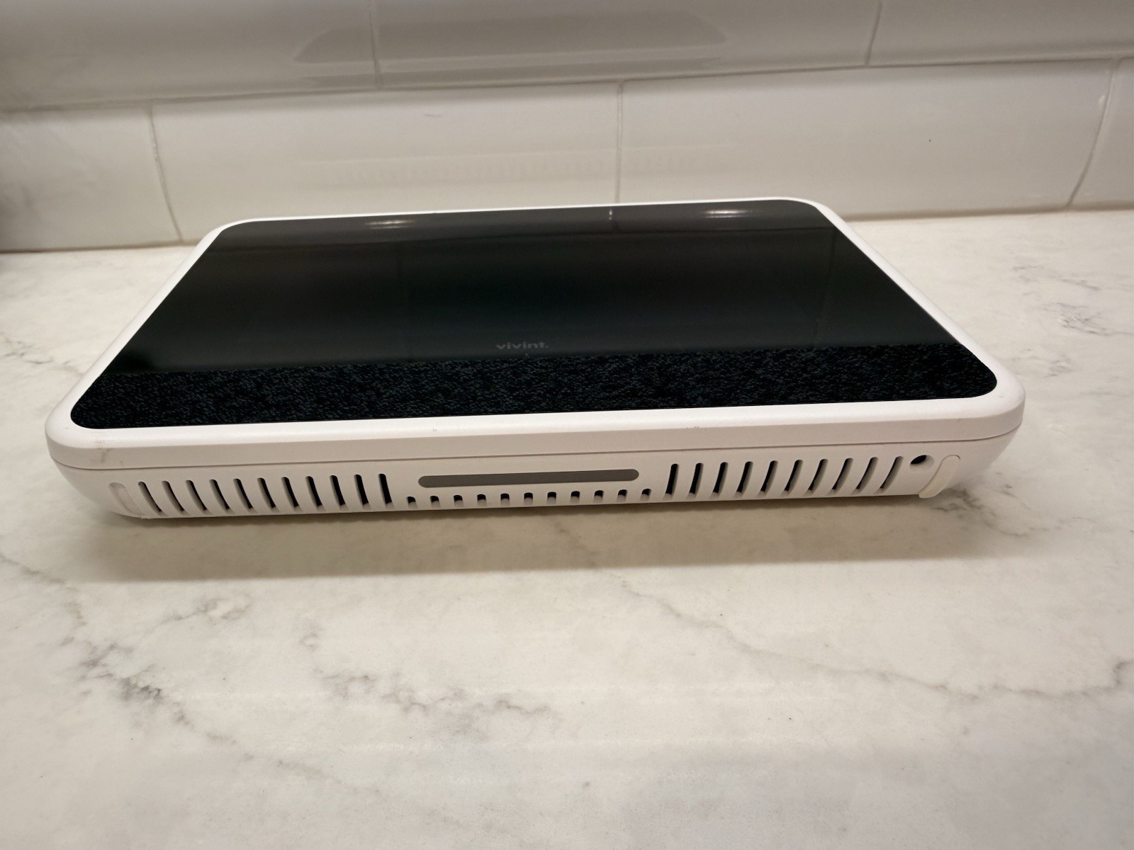 Vivint | VS-SH2000-C00| Smart Home | Sky Control Panel Smart Hub | New