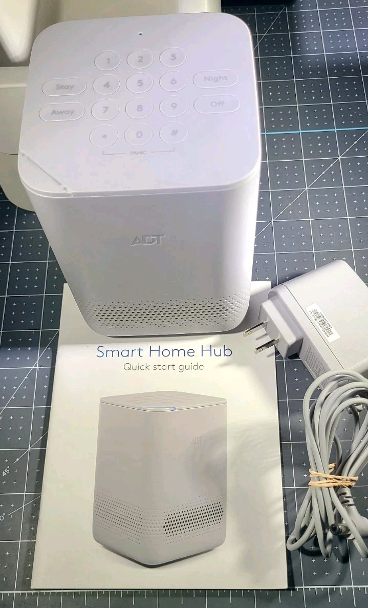 Blue by ADT Smart Home Hub Graphite S40LR0-01-PG