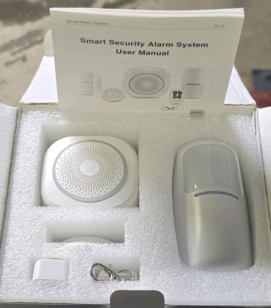 Tuya Smart Security Alarm System – WiFi App Control with Built-in Rechargeable D