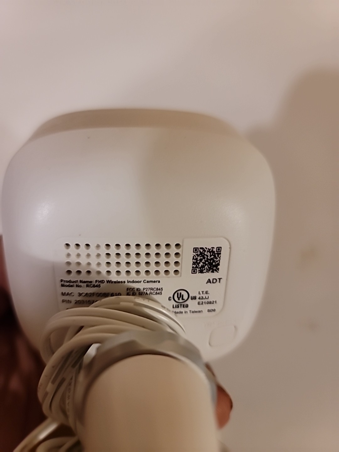 RC845 ADT Pulse Wireless Indoor Day/Night HD Camera Nice