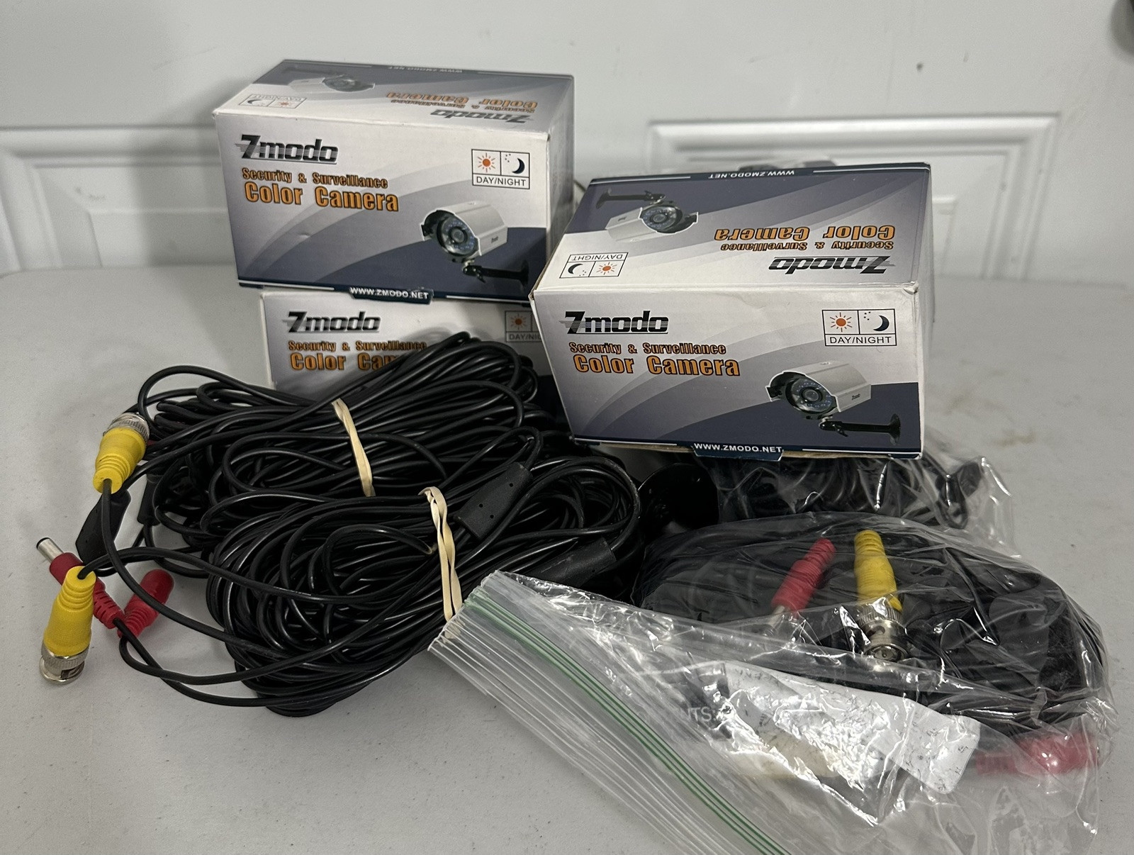 7modo Security & Surveillance Color Cameras Digital Video Recorder W/ 1TB HDD