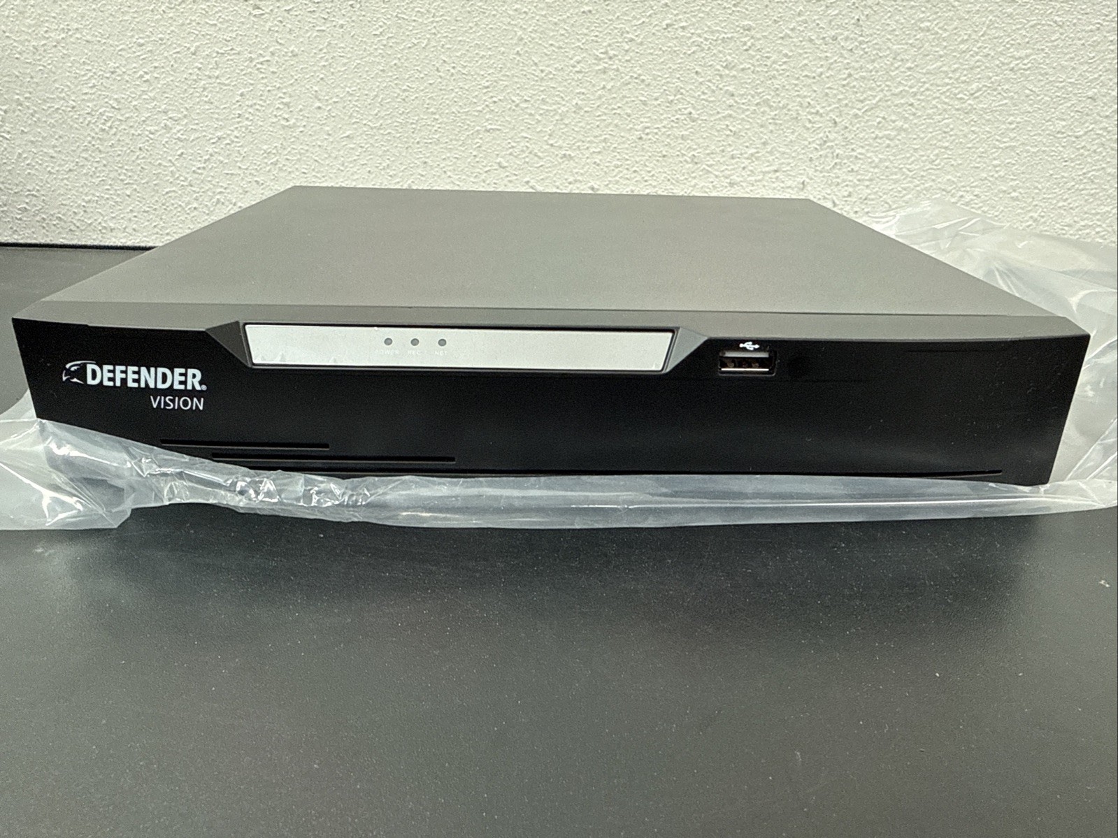 Defender 4K Vision AI Smart 1TB DVR Security System with 8 Cameras 4K2T8B8V2