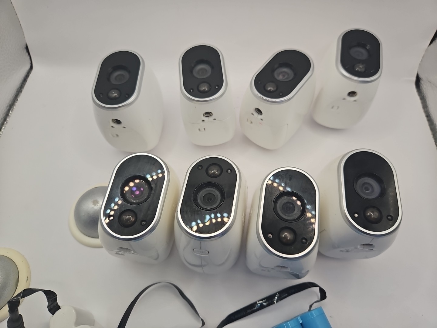 LOT OF 8 Netgear Arlo VMC3030 Wireless Smart Security Cameras w/ 4 batteries
