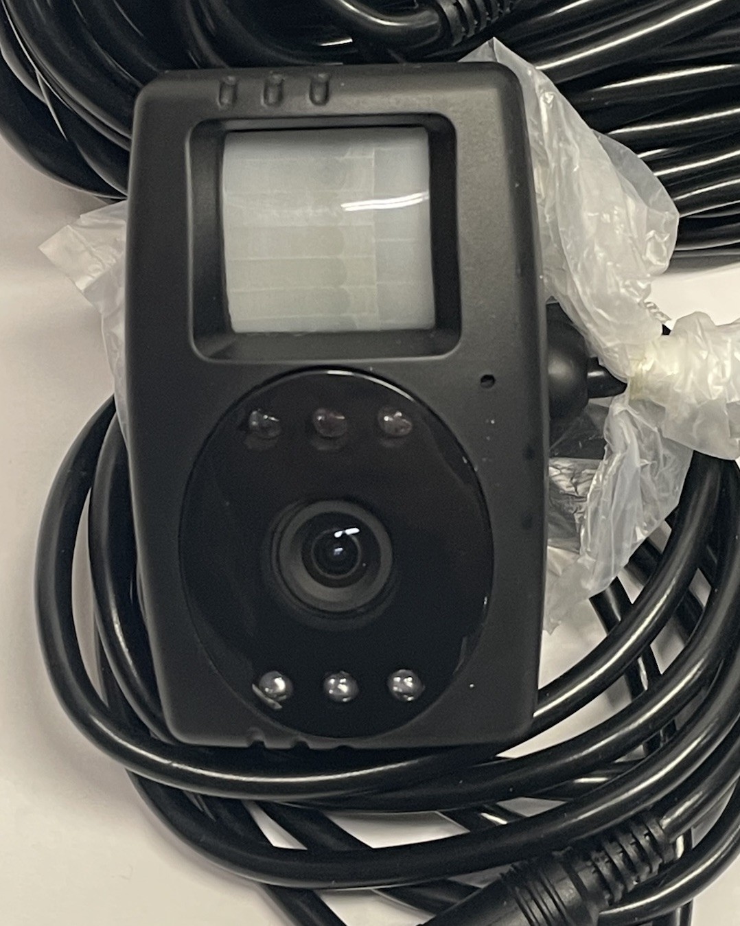 Radio Shack Black & White Surveillance Camera 49-2515 for AV Monitor 65’ Cable