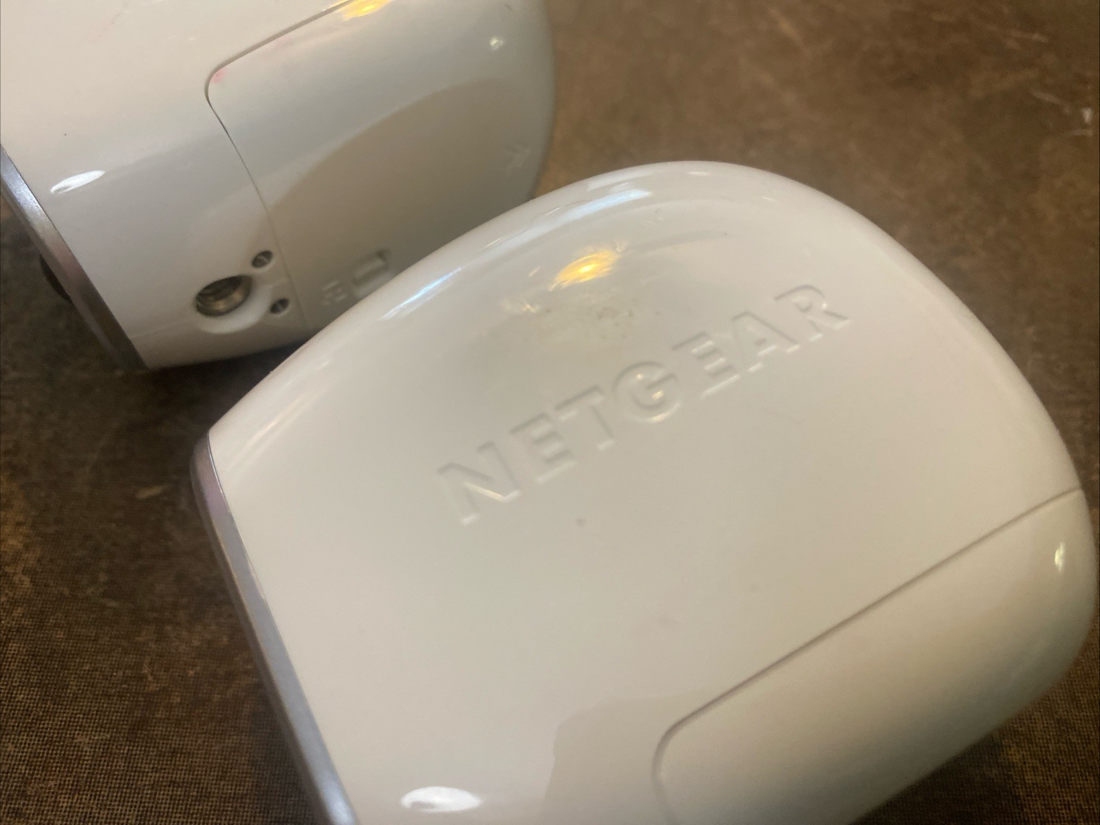 2X Arlo NETGEAR VMC3030 HD Security Cameras – No Mounts W Base