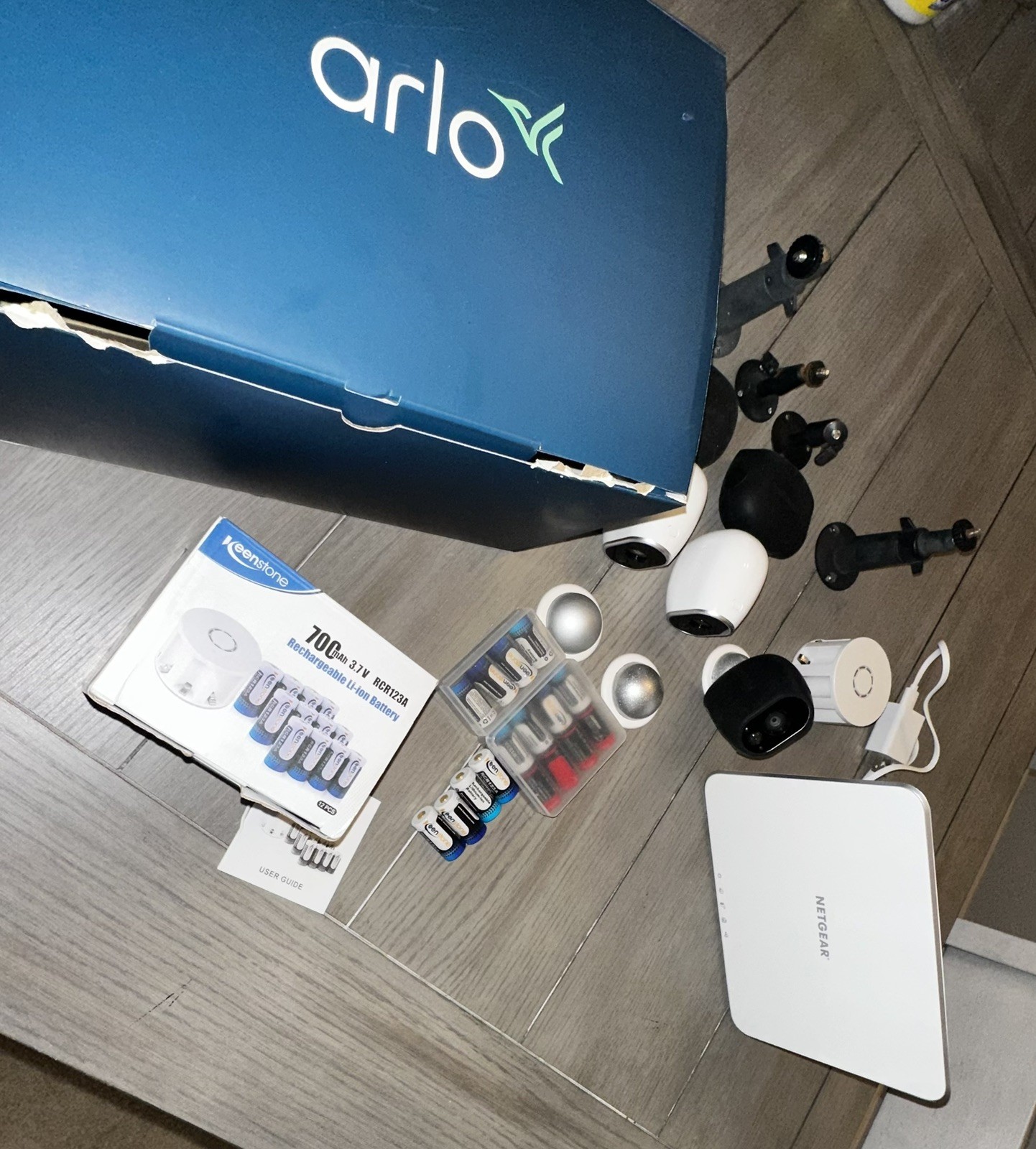 Netgear Arlo Security System Camera Bundle + 16 Rechargeable Batteries/ Charger