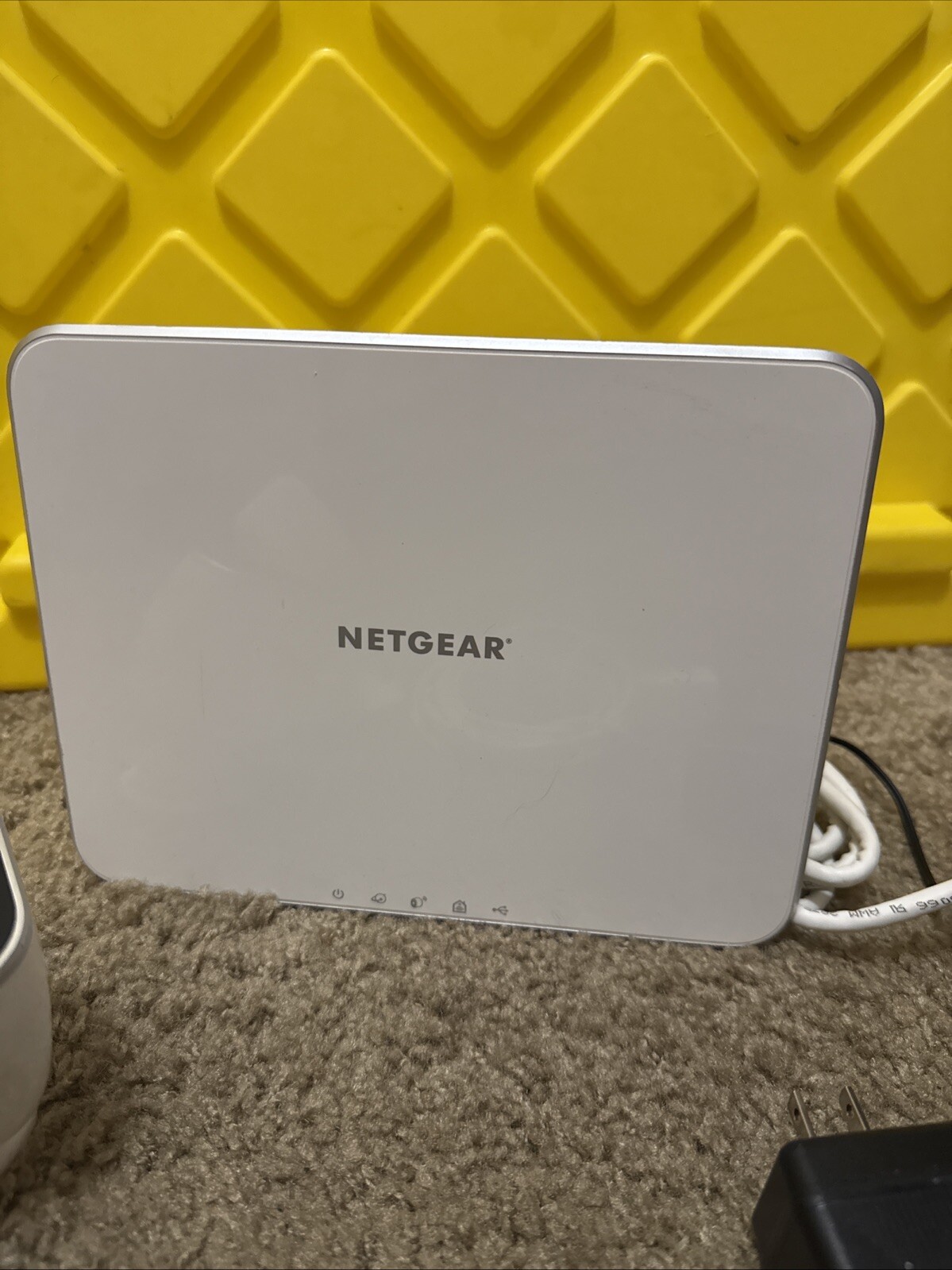 Netgear Security Base Station Wireless Wi-Fi Router VMB3000 w/ Cameras Untested!
