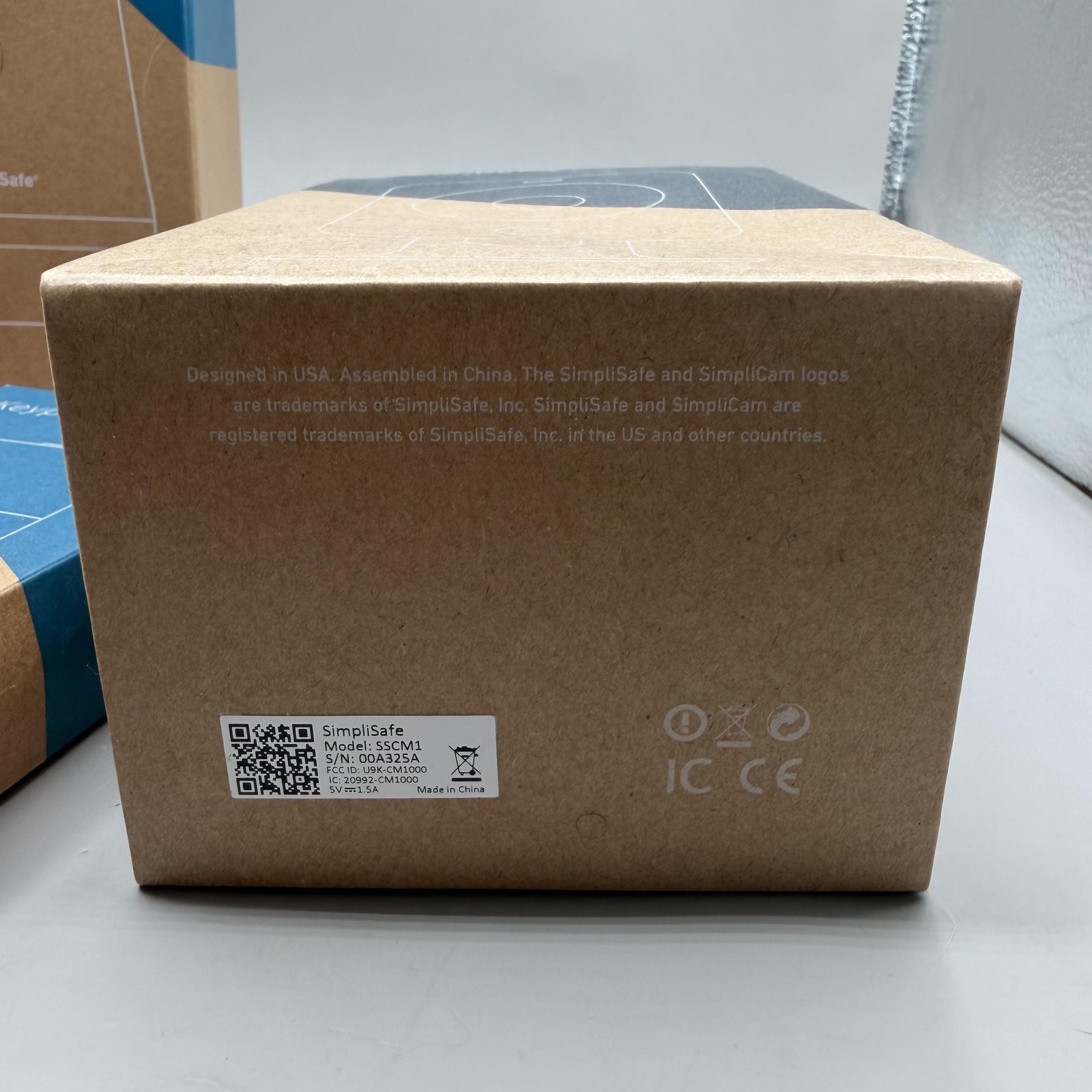 SimpliSafe SimpliCam Indoor Home Security System 5-piece Kit Wi-Fi New In Box