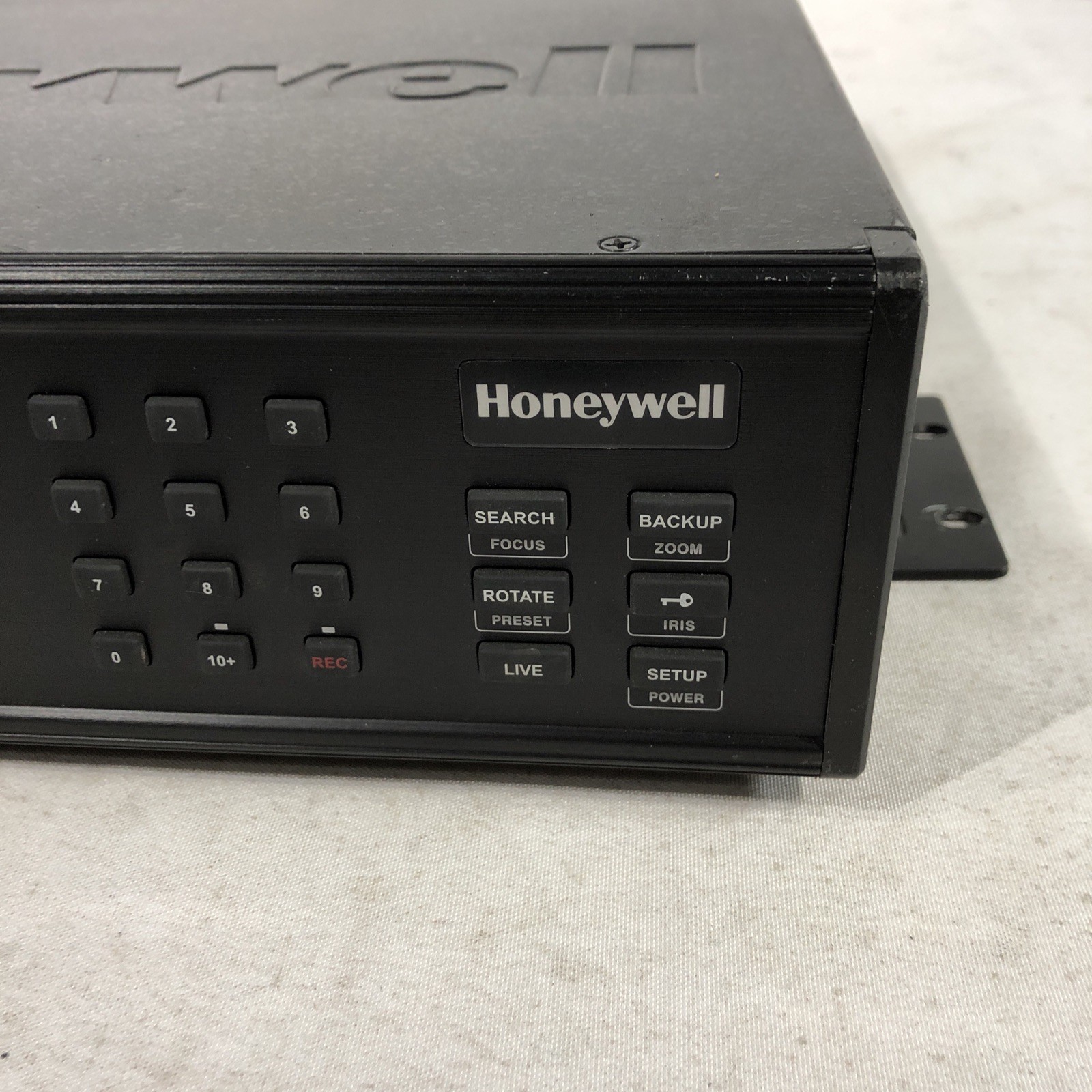 Honeywell HRXDS16D1T 16 Channel Network Digital Video Recorder DVR- Untested