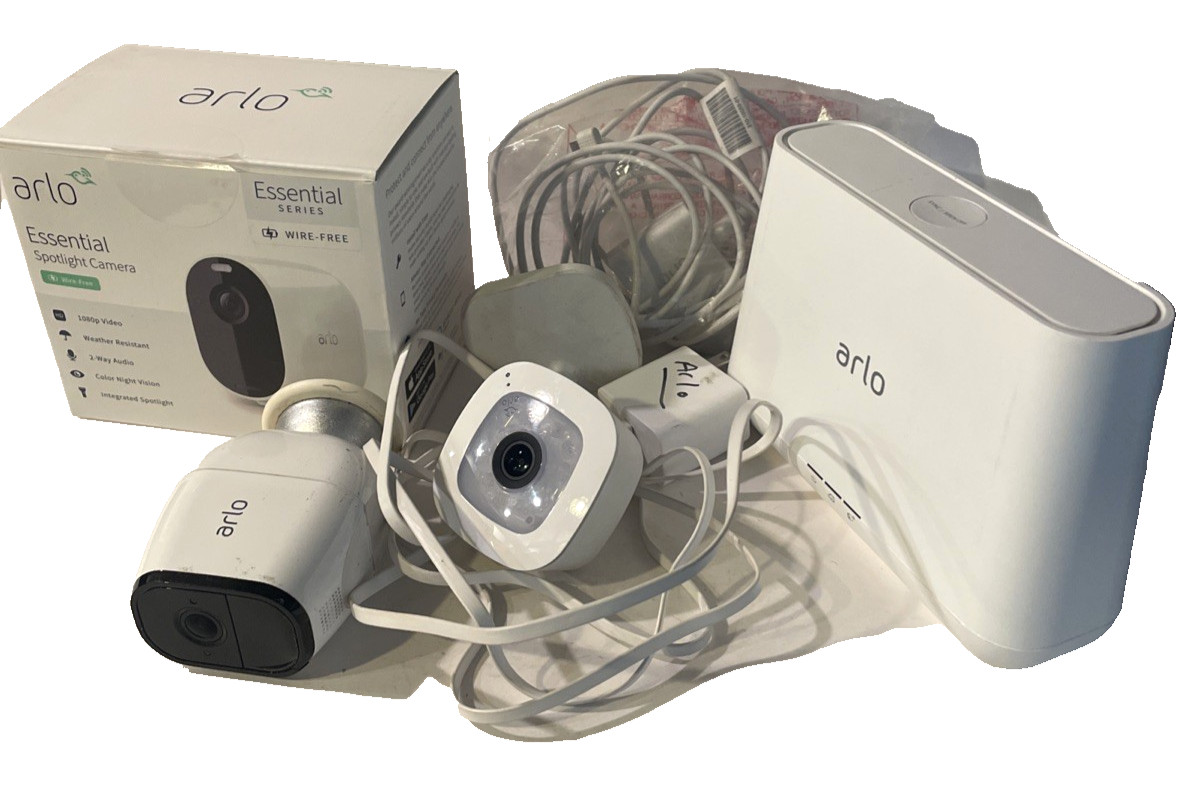 ARLO lot HUB and 3 Arlo Cameras Spotlight Cameras PARTS ONLY NOT Tested READ SEE