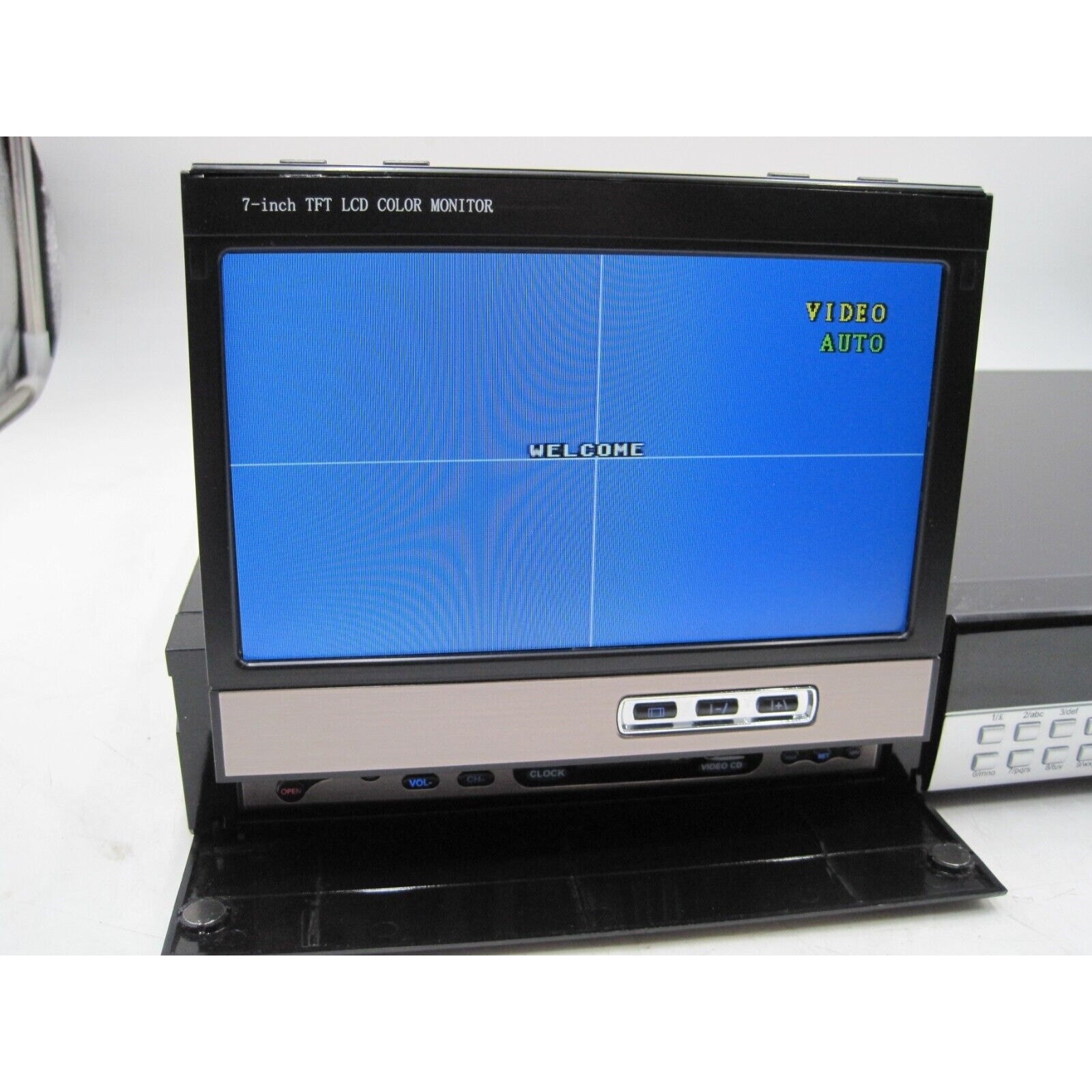 Digital QSDF8204 Video Security Recording System 250GB W/LCD PARTS OR REPAIR