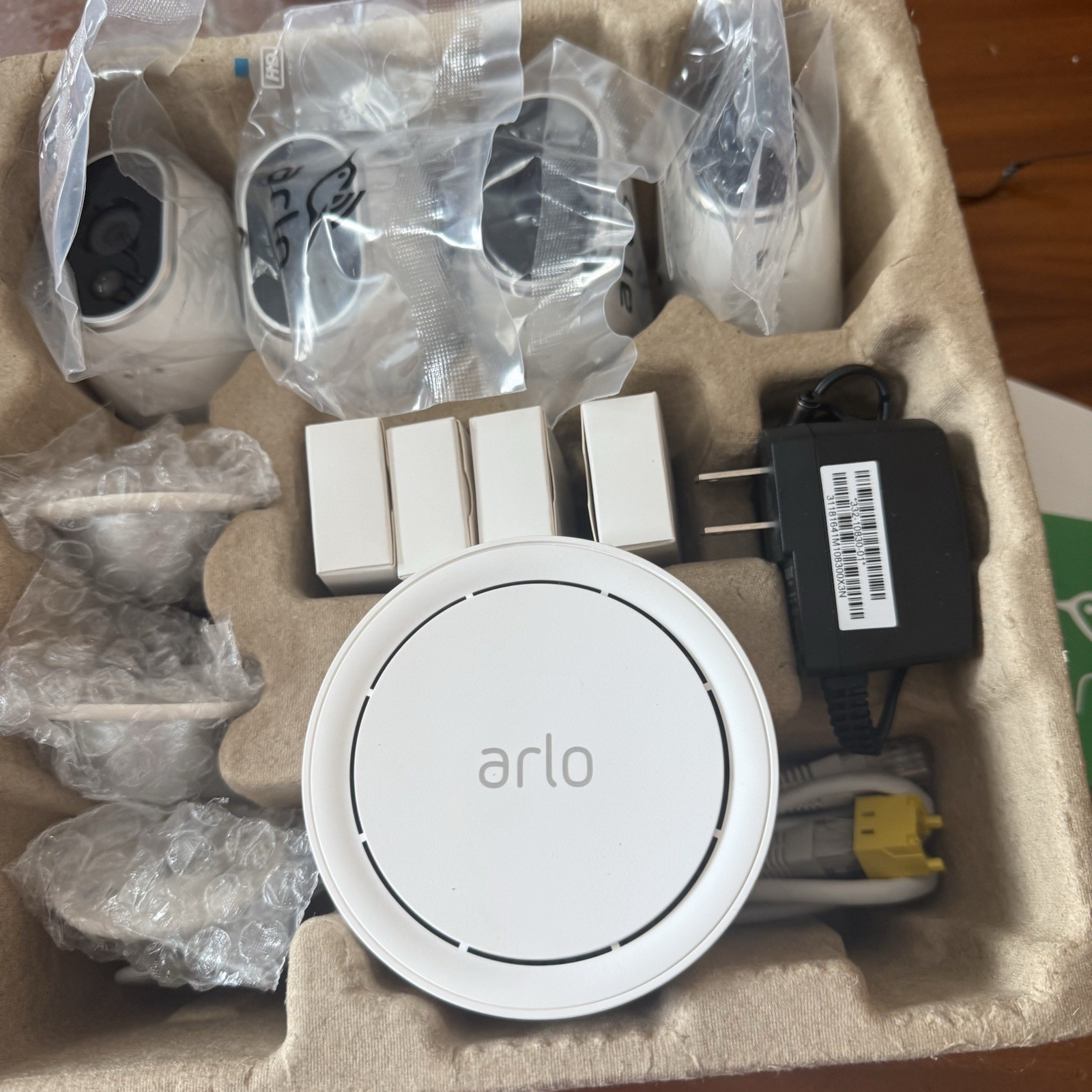 Netgear Arlo VMS3430-100NAS 4 Wire-Free HD Security Cameras System NEW OPEN BOX