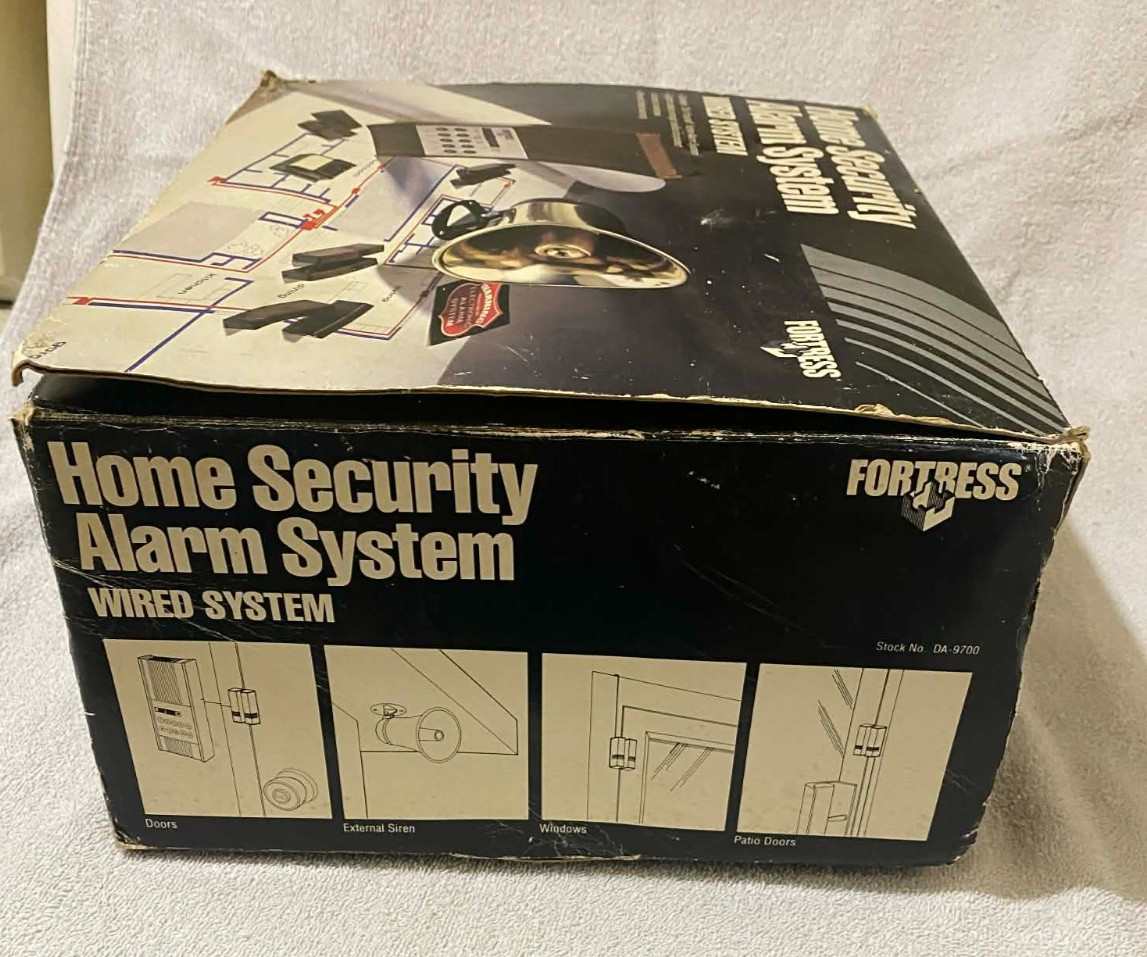 Vintage Fortress Home Security Alarm System Wired DA-9700 In Box