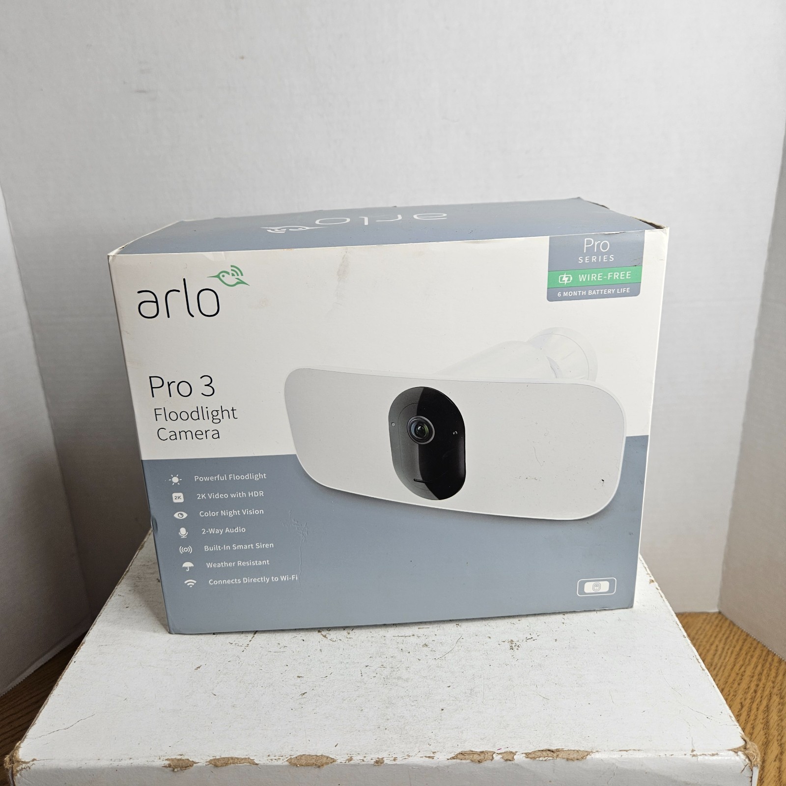 Arlo Pro 3 FB1001-100NAS Floodlight Indoor/Outdoor Security Camera – White