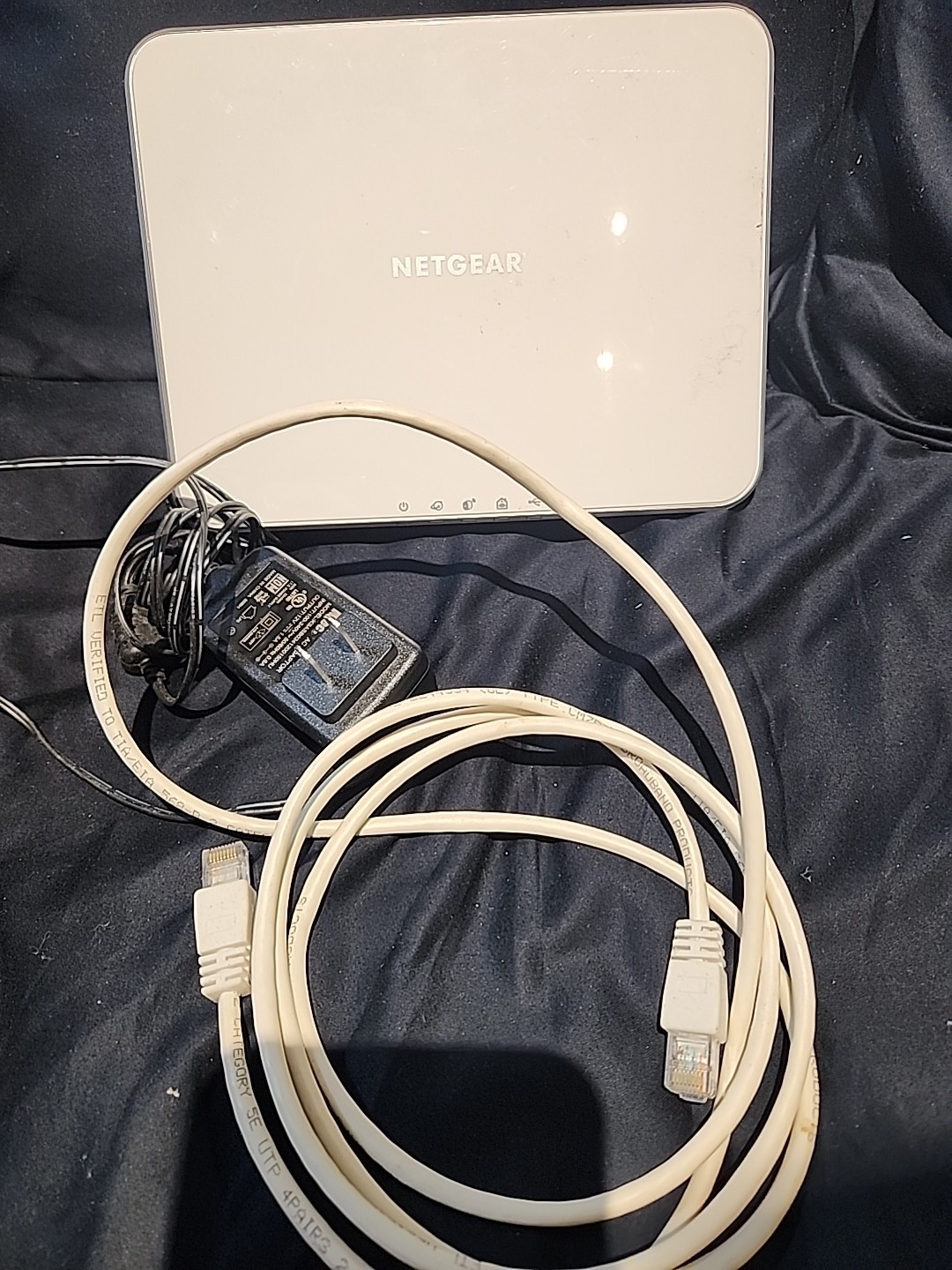 NETGEAR VMB3000 Arlo Base Station with Power Adapter