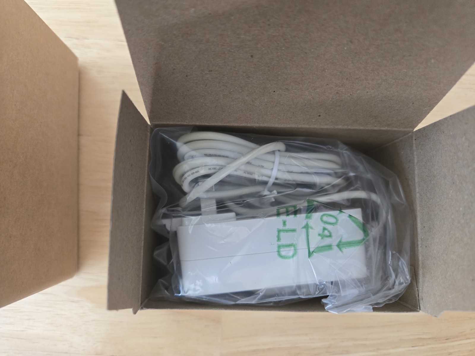 SimpliSafe Home Security System Base Station and Keypad Brand New BS3W & KP3W