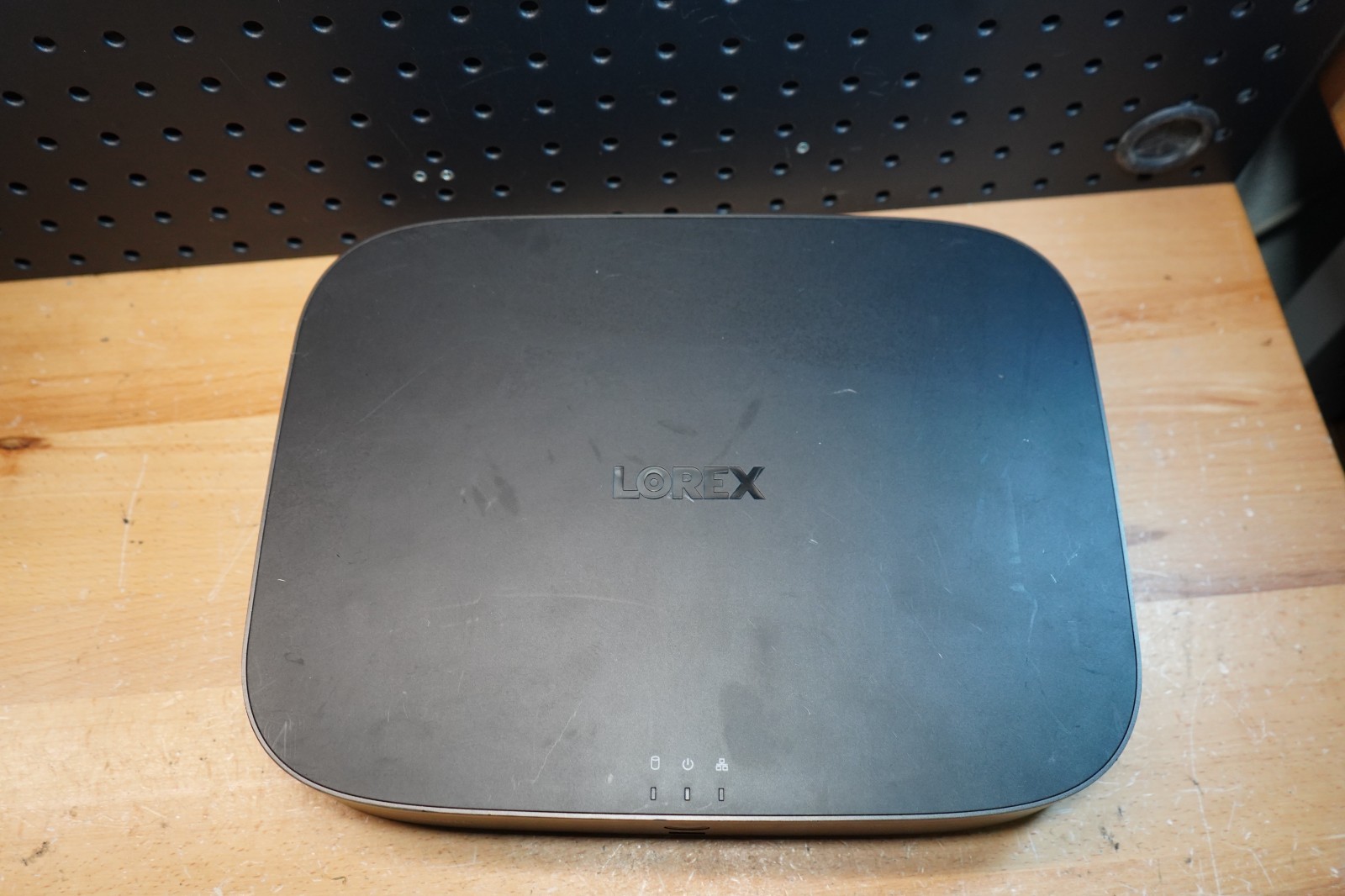 (B) Lorex D861A8B-Z 4K 8-Channel Analog HD DVR Security Recorder