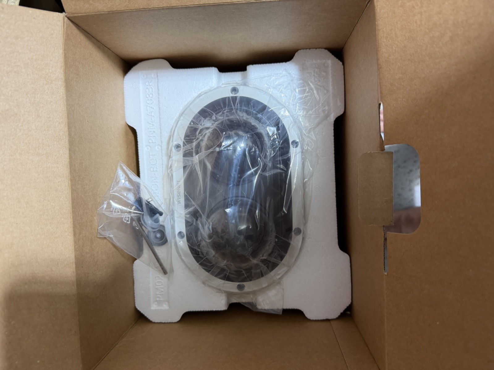 Hanwha Techwin PNM-C7083RVD 2CH POE+ AI IP Security Dome Camera 3~6mmLens white