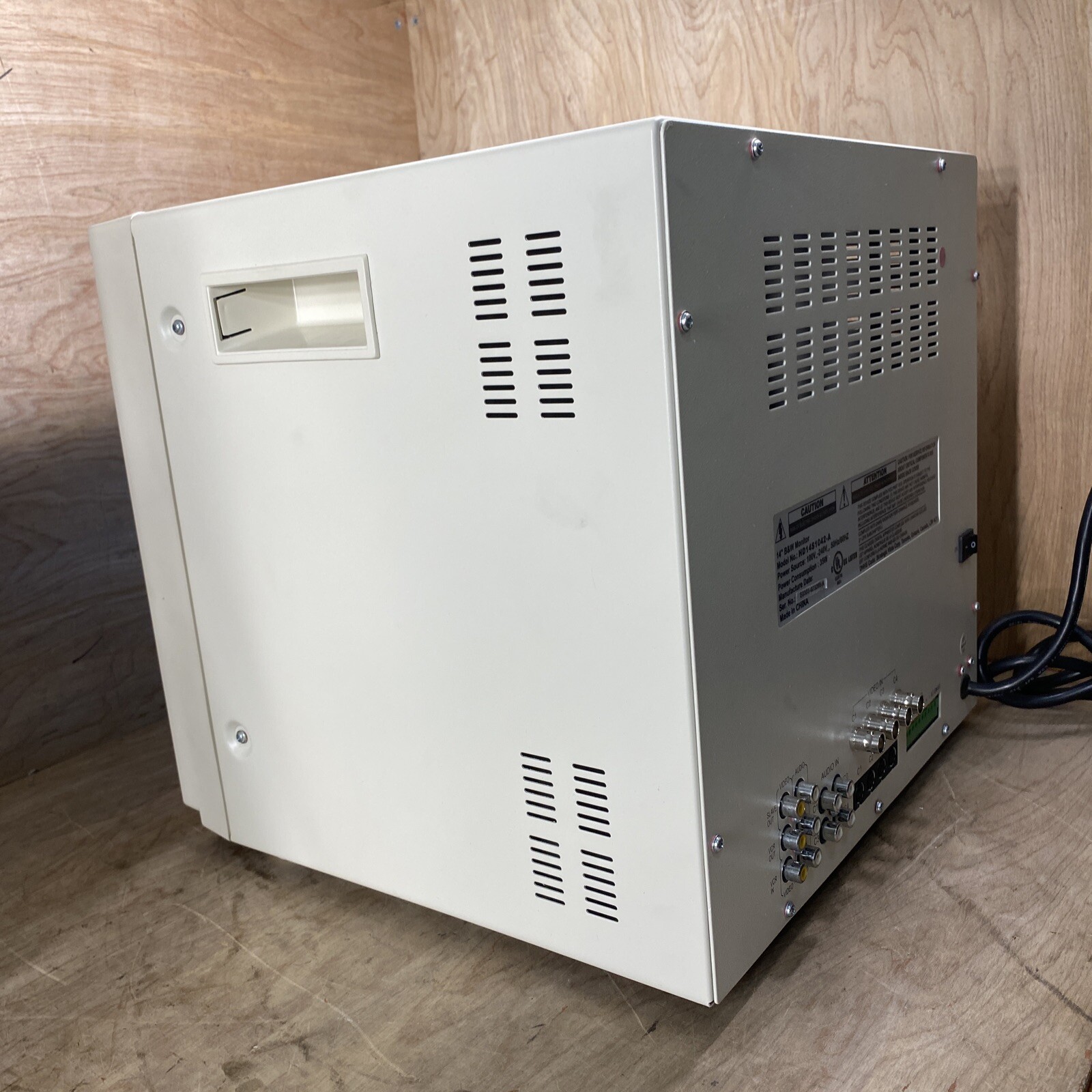 ADT 14” B&W OBSERVATION SYSTEM MODEL: HD14S1042-A MONITOR ONLY