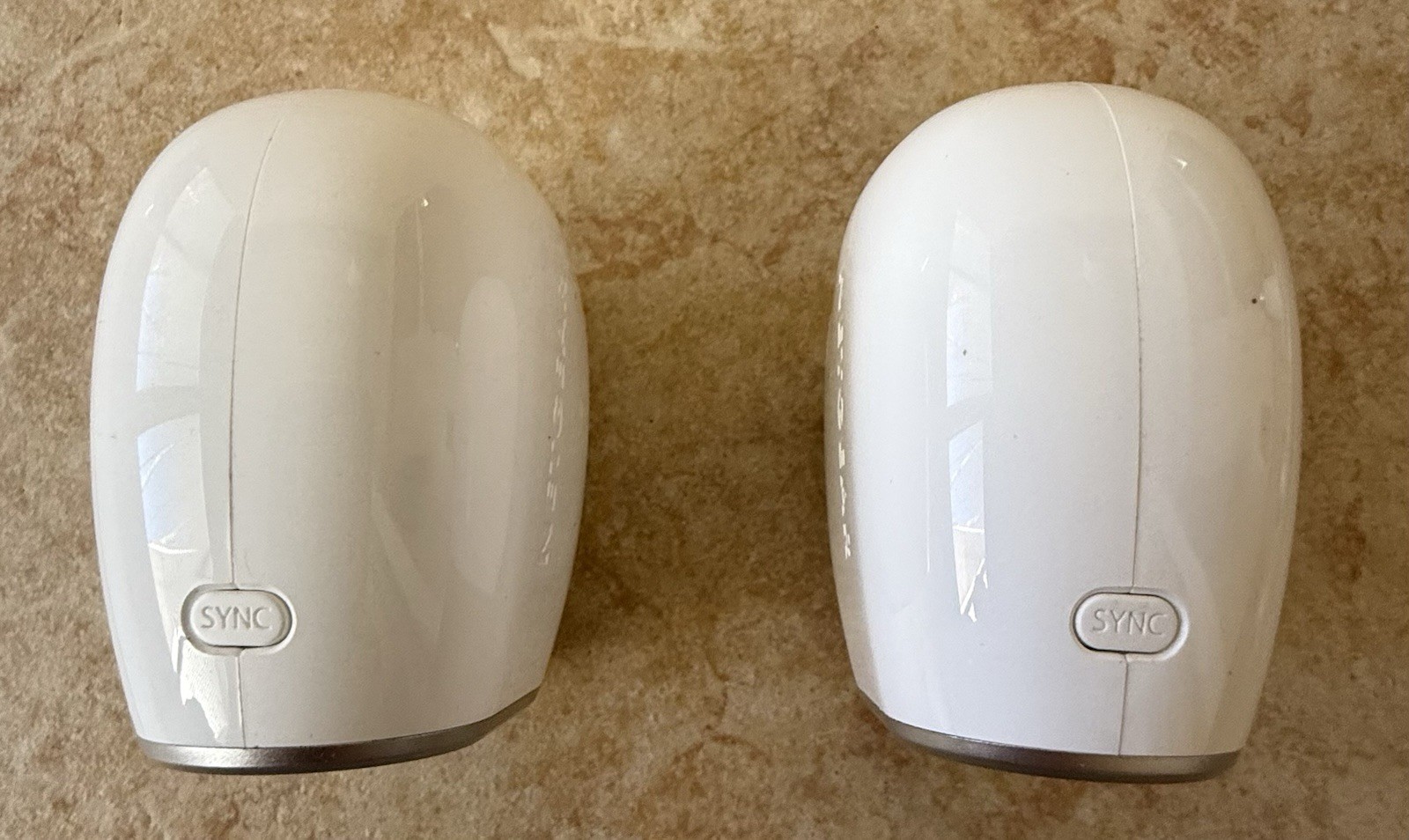 2 Netgear Arlo VMC3030 Indoor/Outdoor Security Cameras w/2 Magnet Mount & Wall