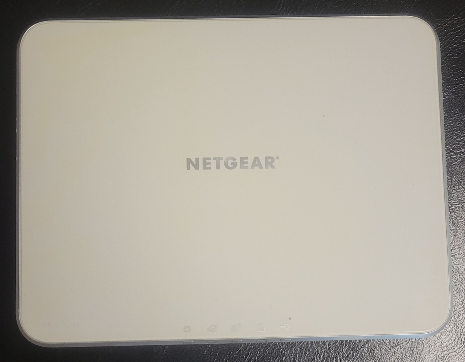 NETGEAR ARLO Base Station Wireless Wi-Fi VMB3000 Hub With 3 Cameras