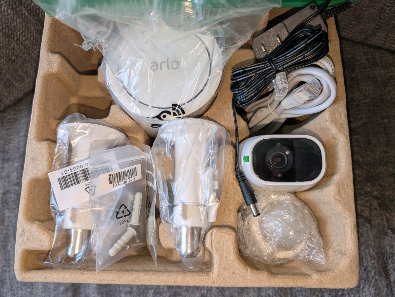 Arlo Pro 2 Security Camera Bundle Wire-Free HD Camera & Base! Missing Pieces!