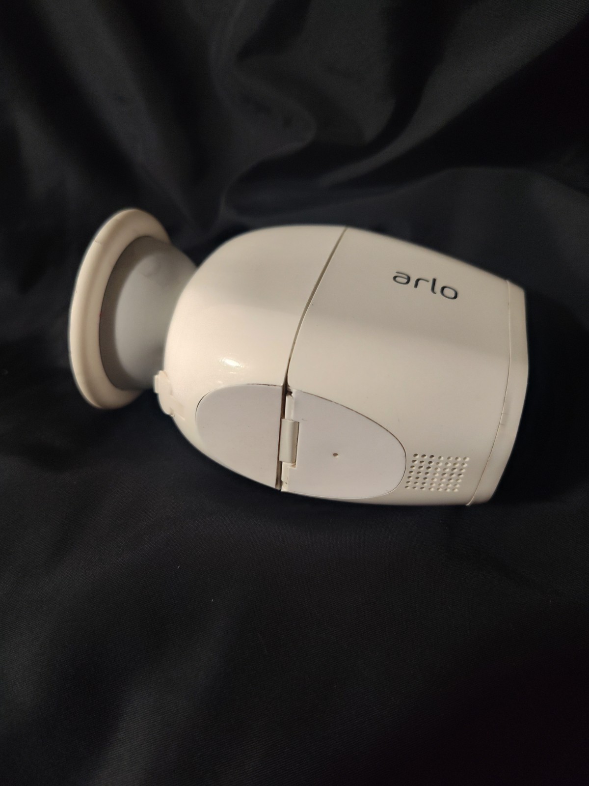 Arlo Pro VMB4000 Security Base Station W/Power Cord& 2 Camera’s VMC4030P VMC4030