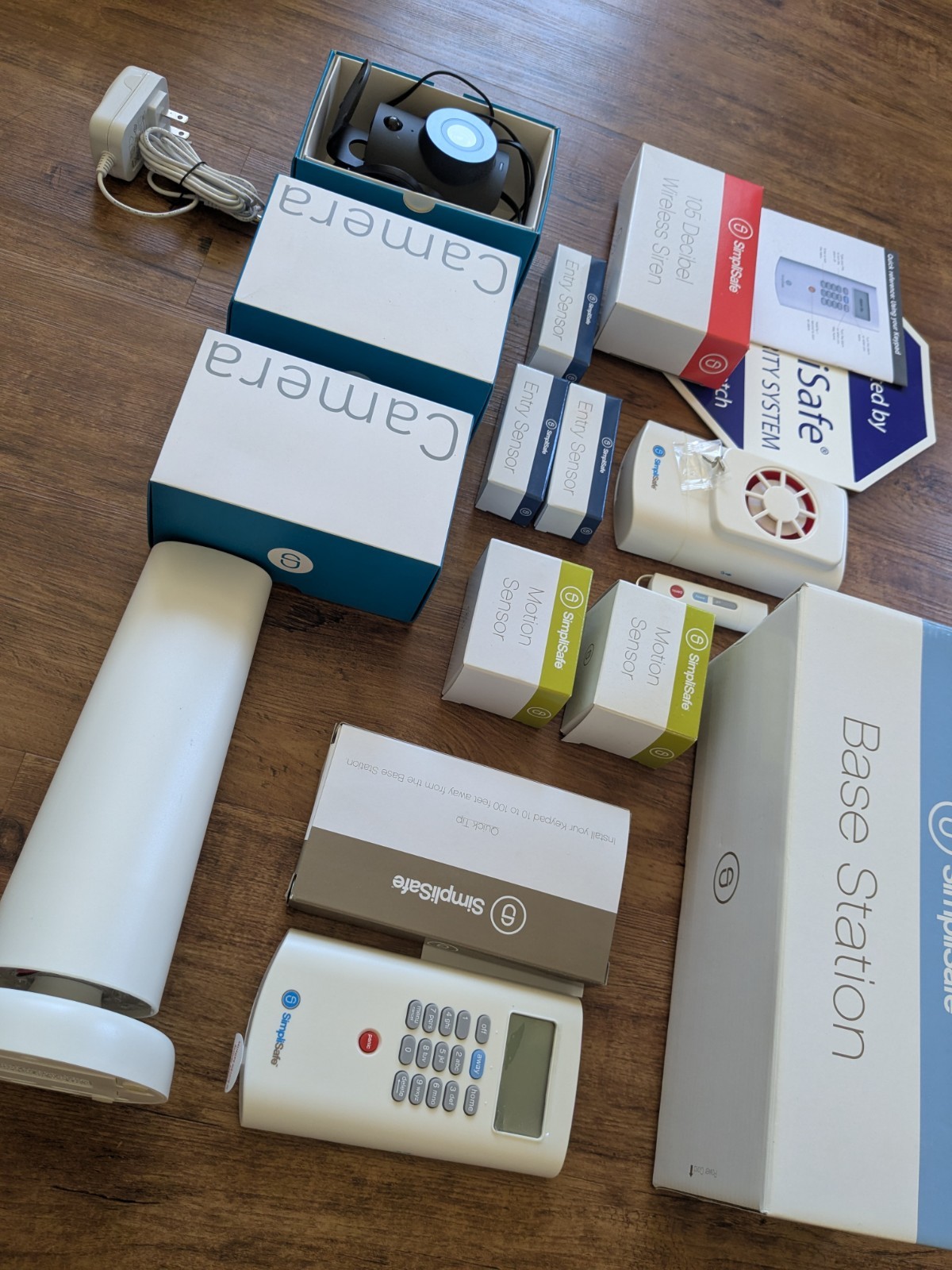 Simplisafe Home Security System Original SS-1500 Bundle Keypad Motion Entry Cam