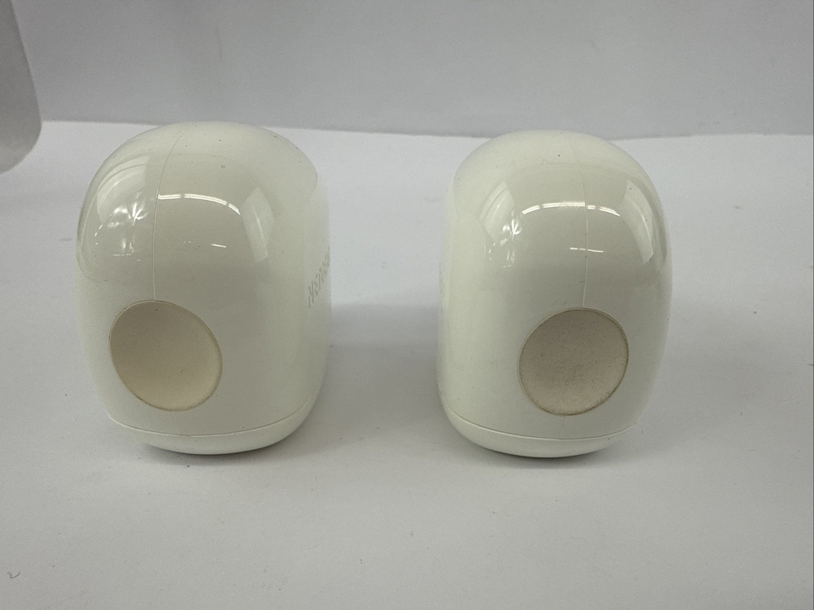 2 NETGEAR ARLO VMC3030 Indoor/Outdoor Security Cameras with Mounts Untested