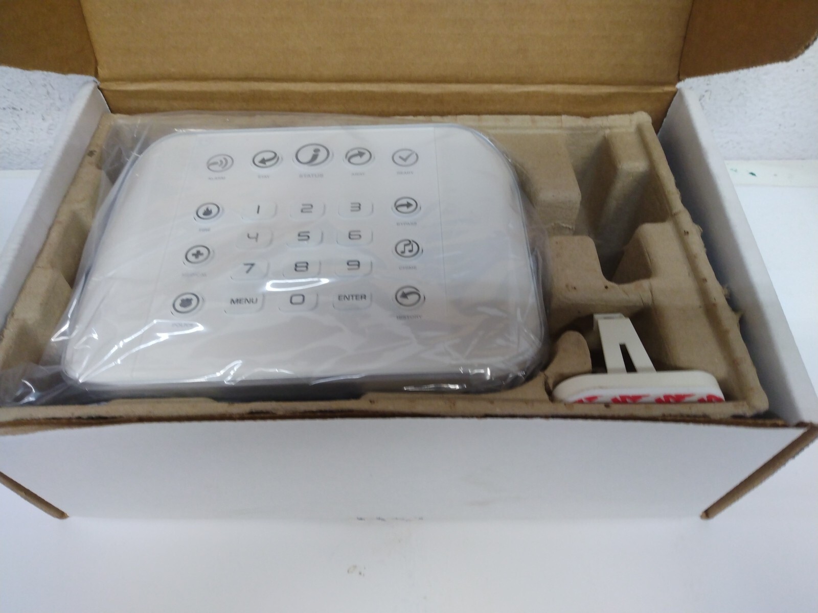 Interlogix ZW-6400 Zero Wire Self Contained Alarm System *Missing battery*