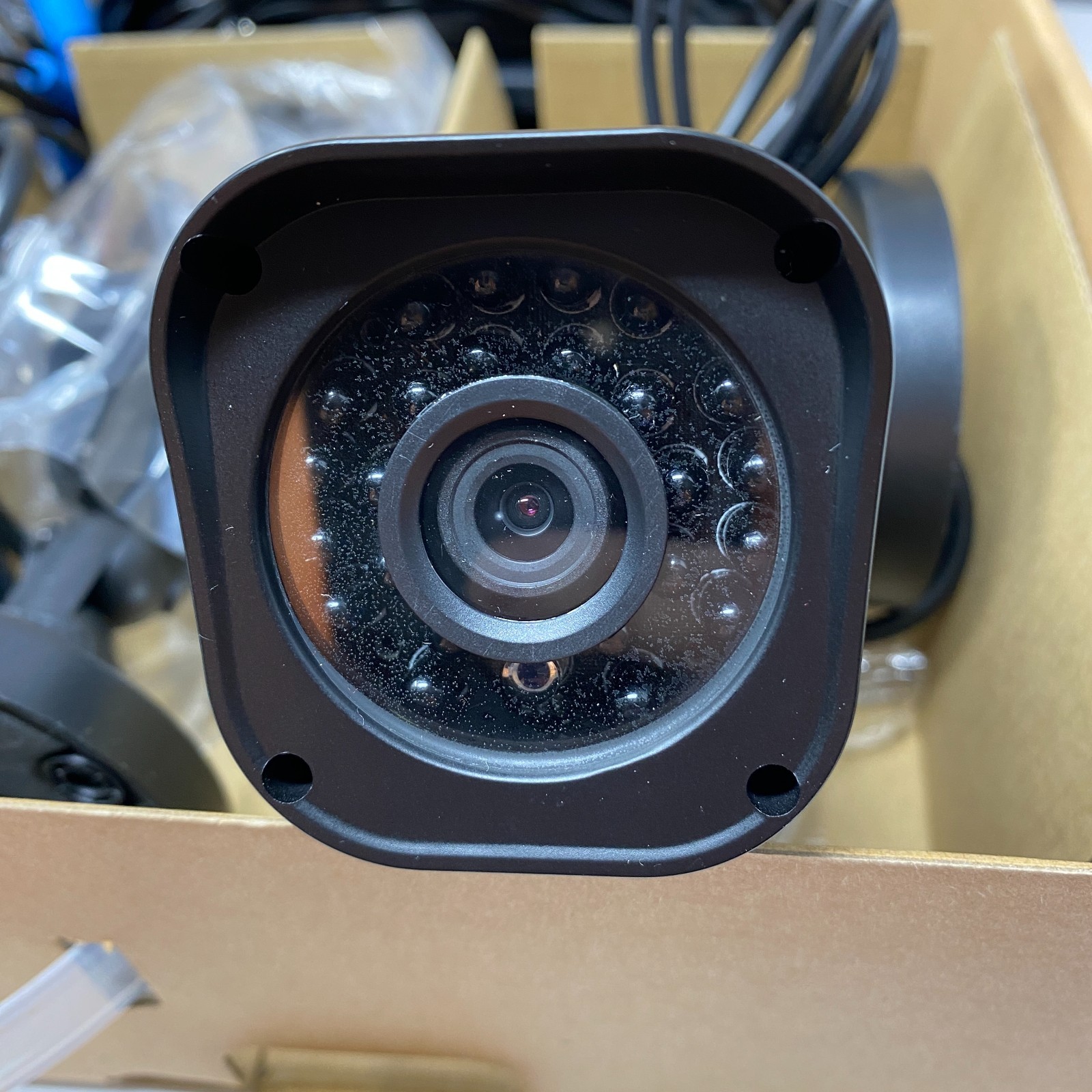 ANNKE DN81R DC12V 8-channel NVR system w/ 4 C11BX cameras – NO HDD