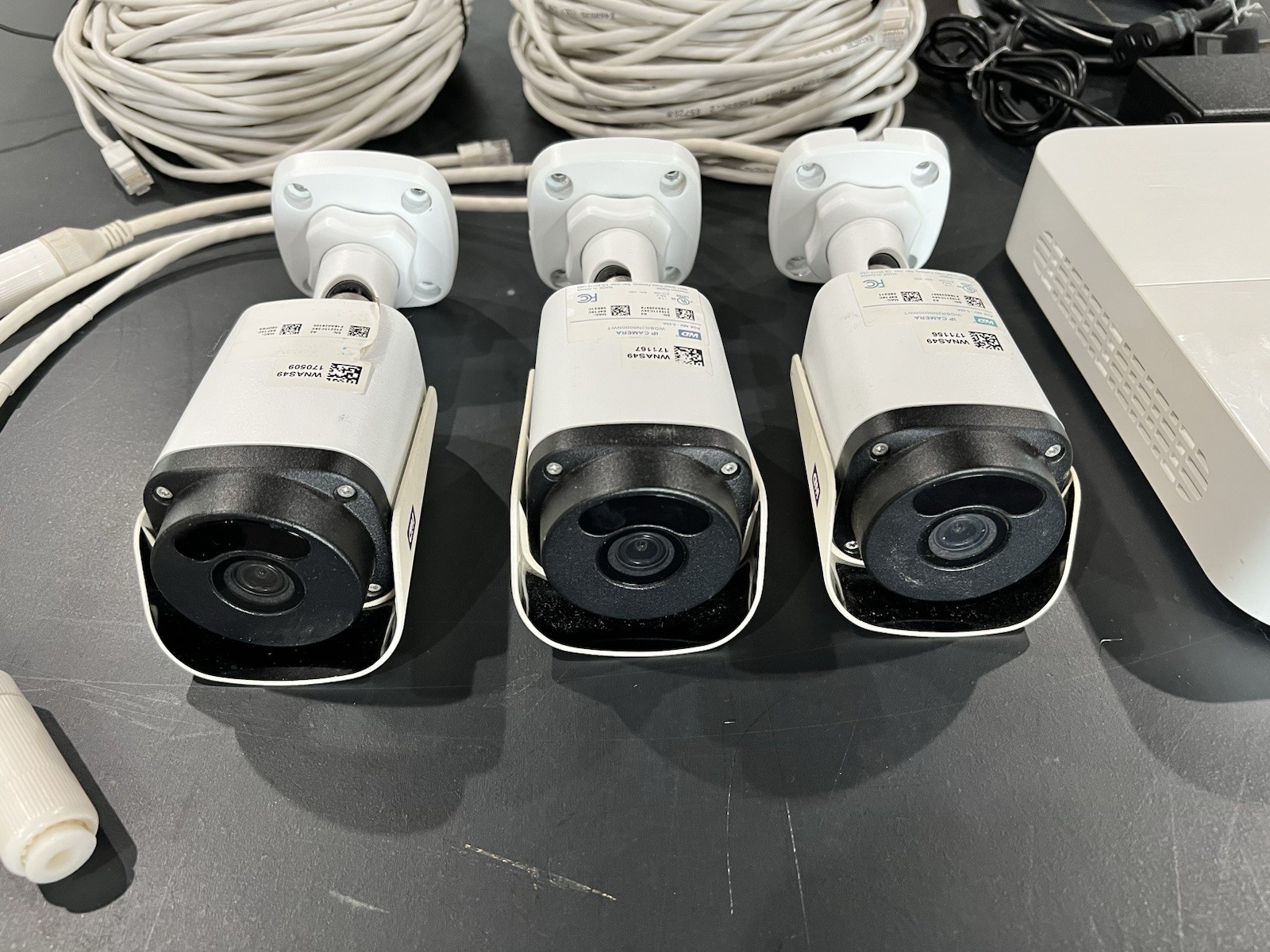 WD ReadyView PoE 8 Channel Network Video Surveillance System 2TB HD – 3 Cameras