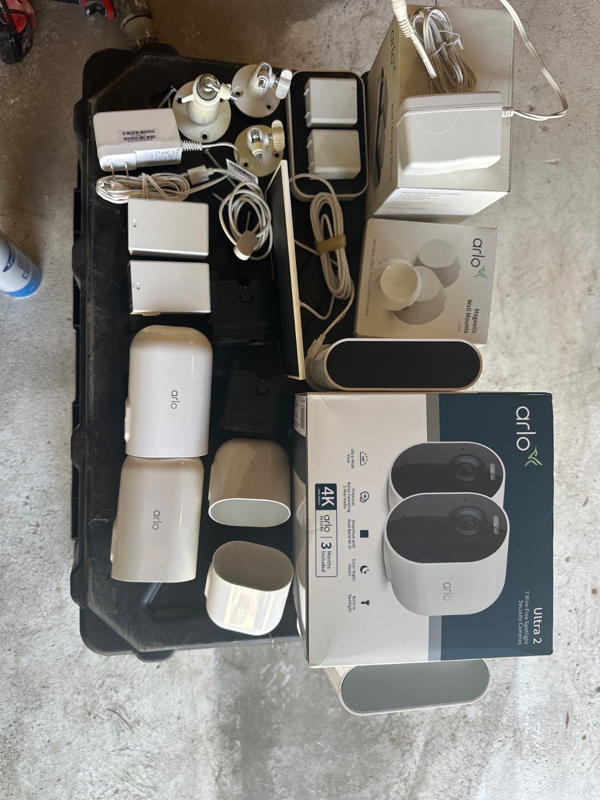 Arlo Ultra 2 4K Wireless Security System – 2 Cameras, 4 Batteries, Solar Panel +