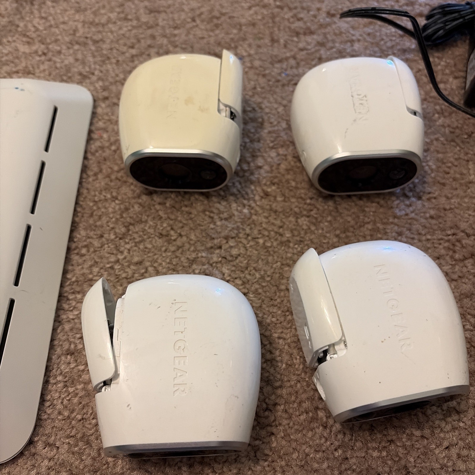 4 NETGEAR Arlo Cameras VMC3030 & Base Station VMB3000 Wi-Fi Security Bat Charger