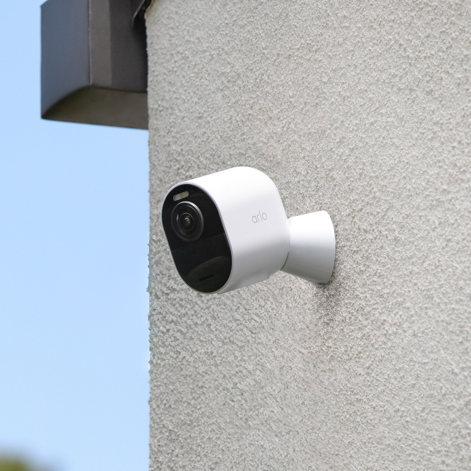 Arlo Ultra Security Camera 4K (3Rd Gen), 3-Pack, White with Smart Hub
