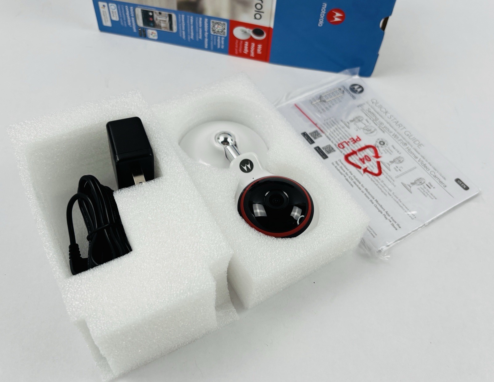 Motorola FOCUS71-W 1080p HD Wi-Fi Indoor Security Camera Night Vision Two-Way
