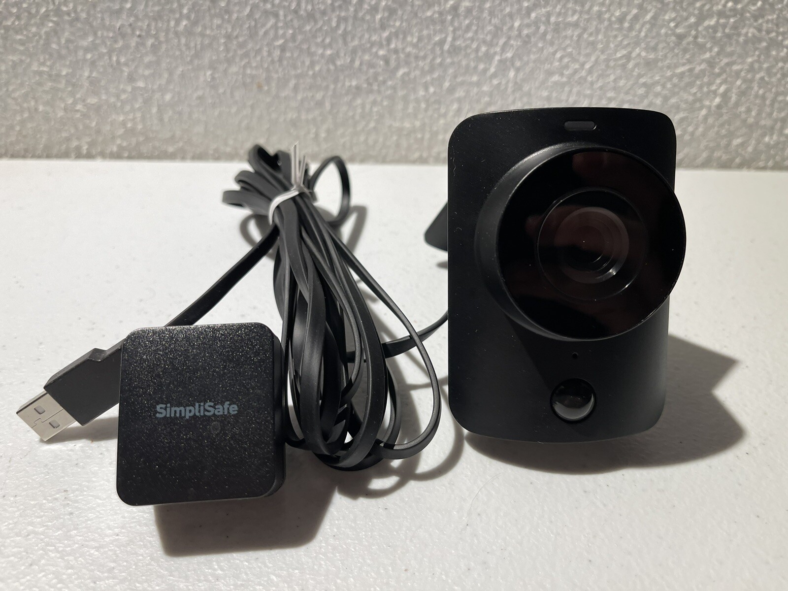 SimpliSafe Simplicam Indoor Security HD Camera Model: SSCM1