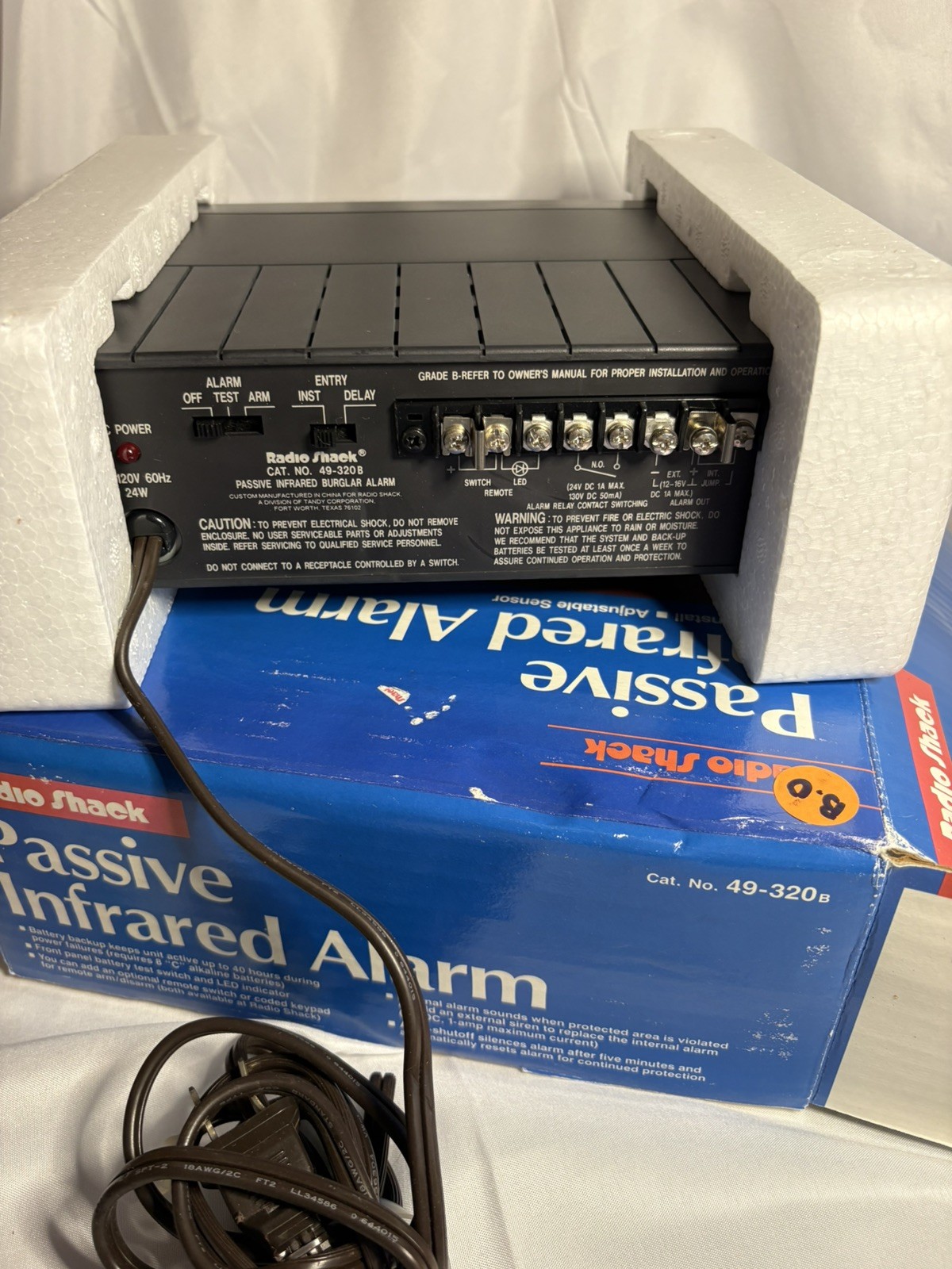 Safe House Radio Shack Passive Infrared Home Burglar Alarm 49-320B BRAND NEW